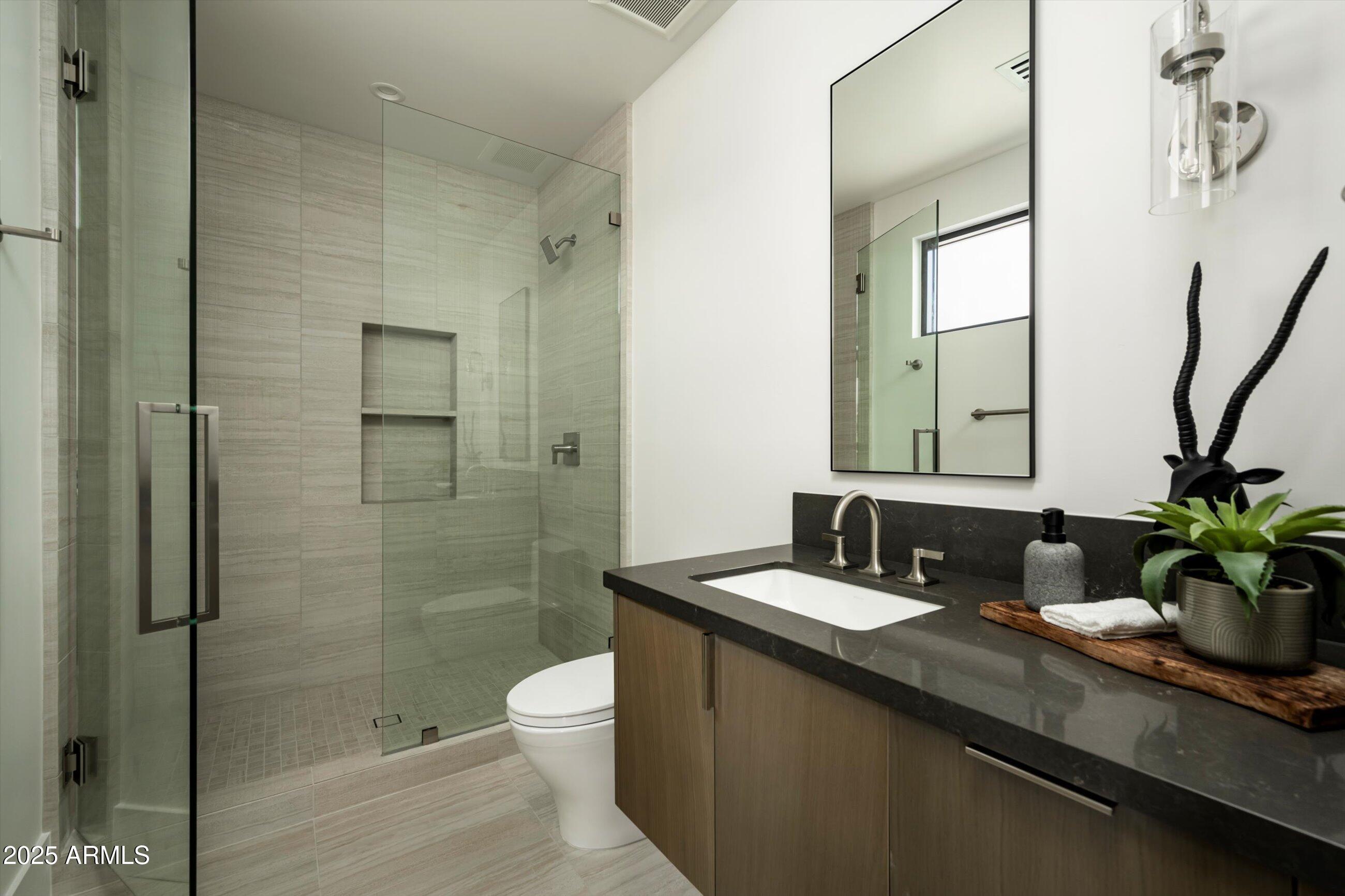 6748 E BERNEIL Lane, Paradise Valley