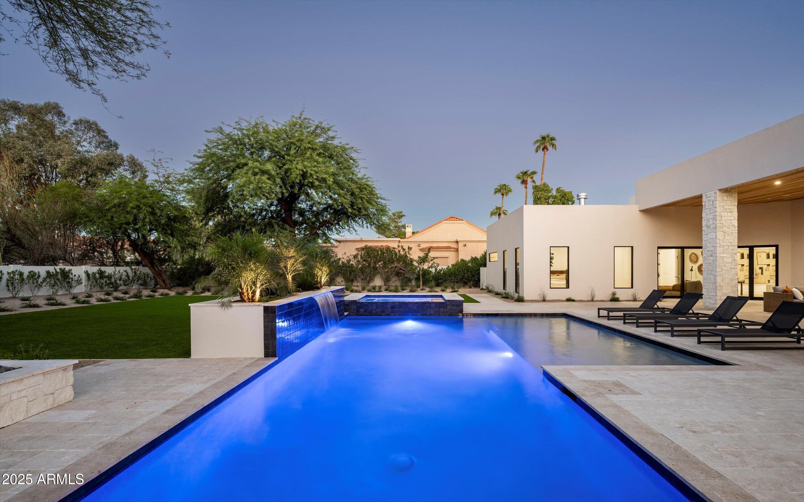 6748 E BERNEIL Lane, Paradise Valley
