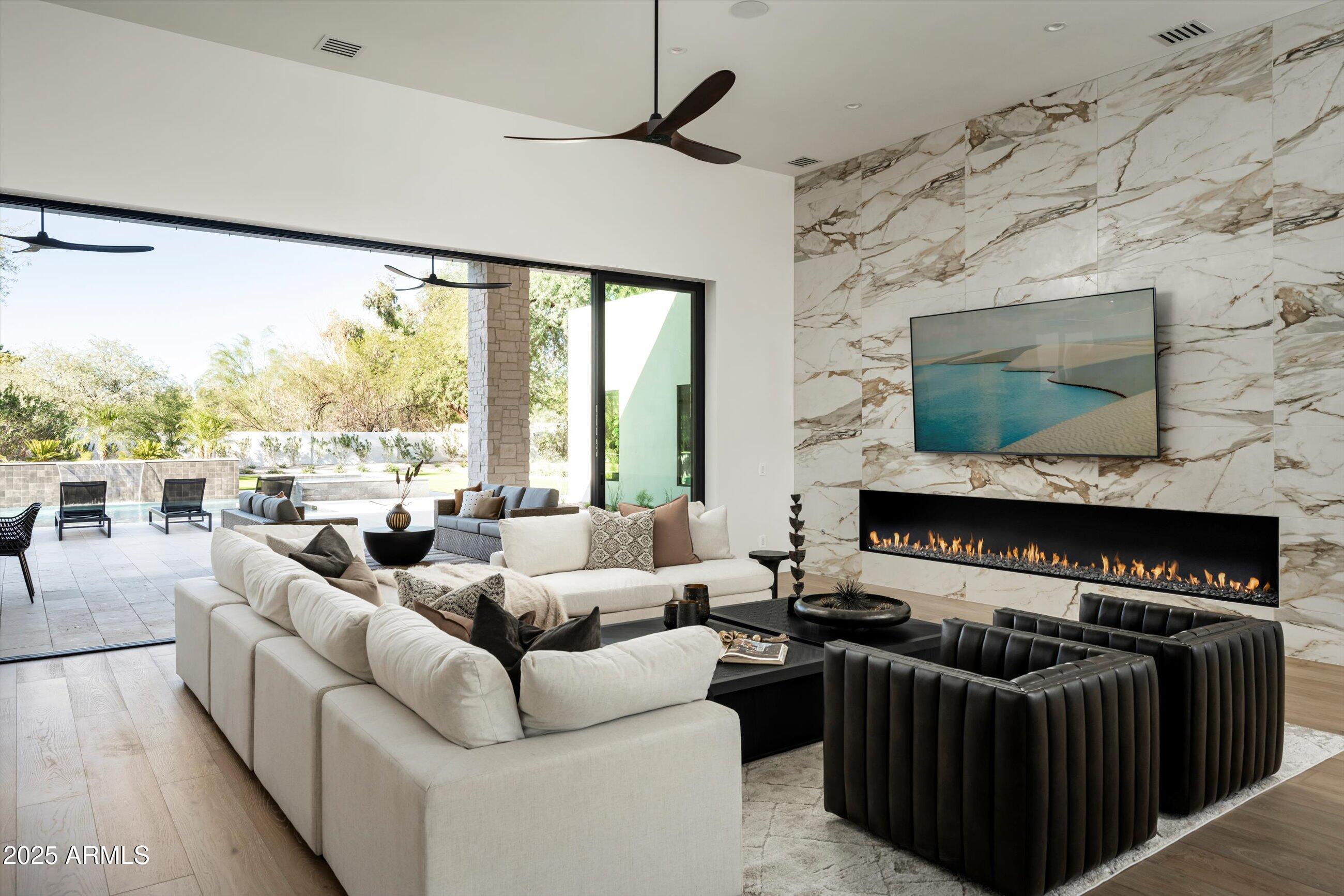 6748 E BERNEIL Lane, Paradise Valley