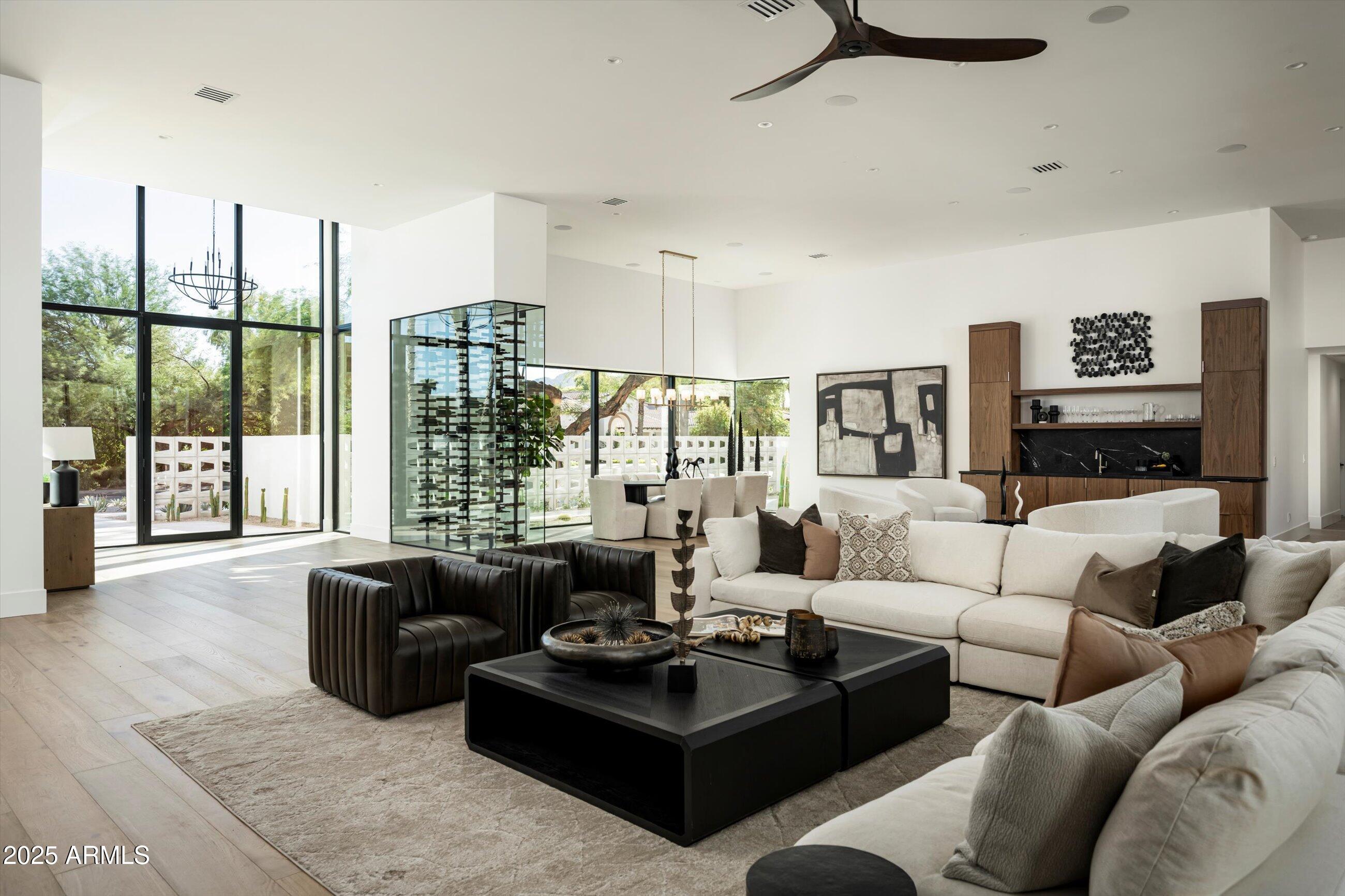 6748 E BERNEIL Lane, Paradise Valley