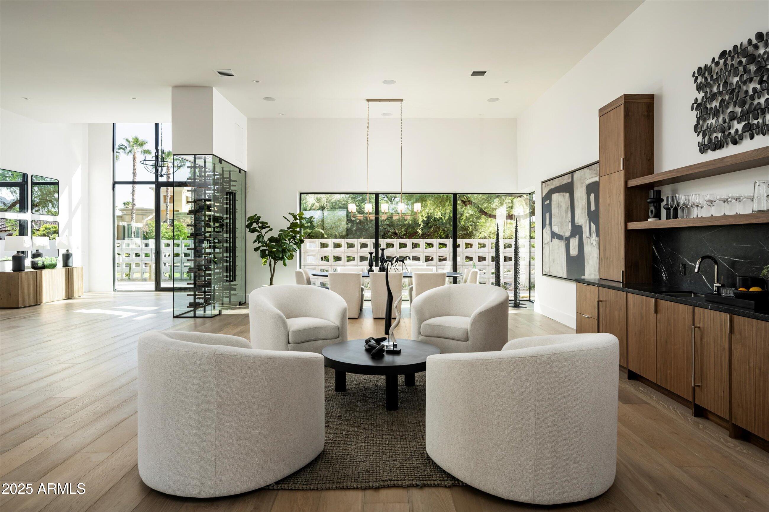 6748 E BERNEIL Lane, Paradise Valley