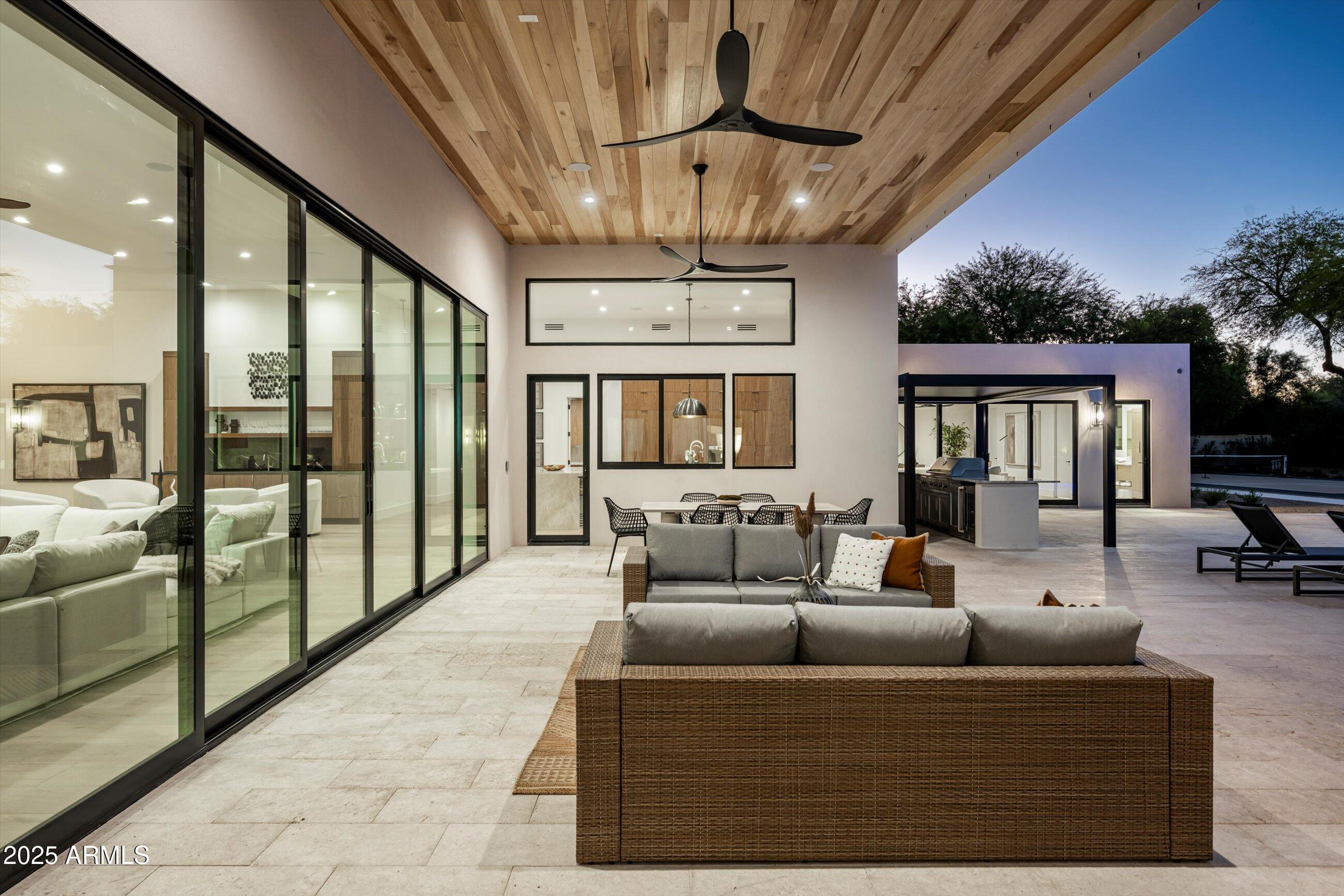 6748 E BERNEIL Lane, Paradise Valley