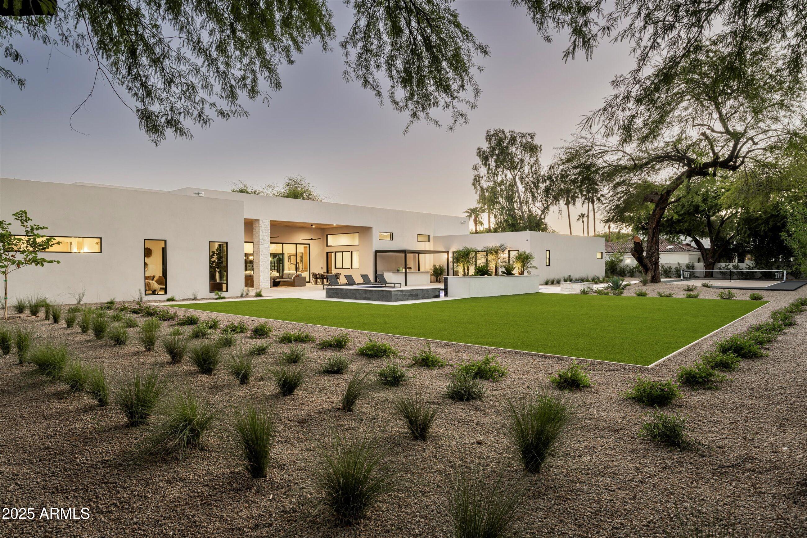 6748 E BERNEIL Lane, Paradise Valley