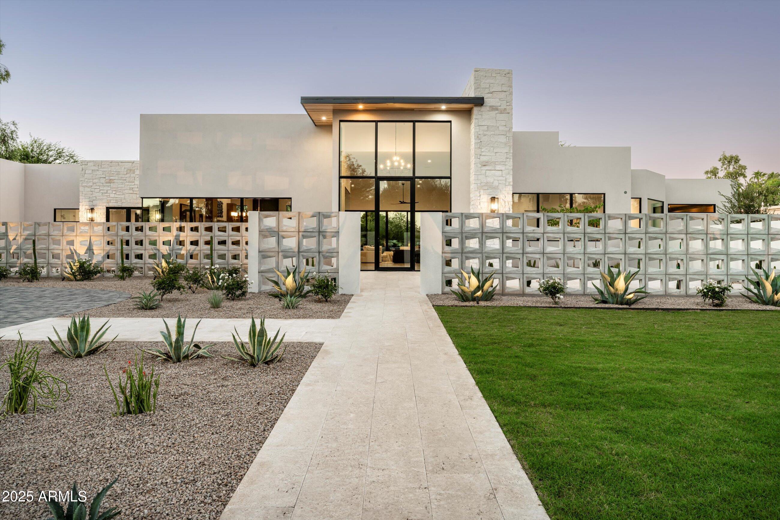 6748 E BERNEIL Lane, Paradise Valley