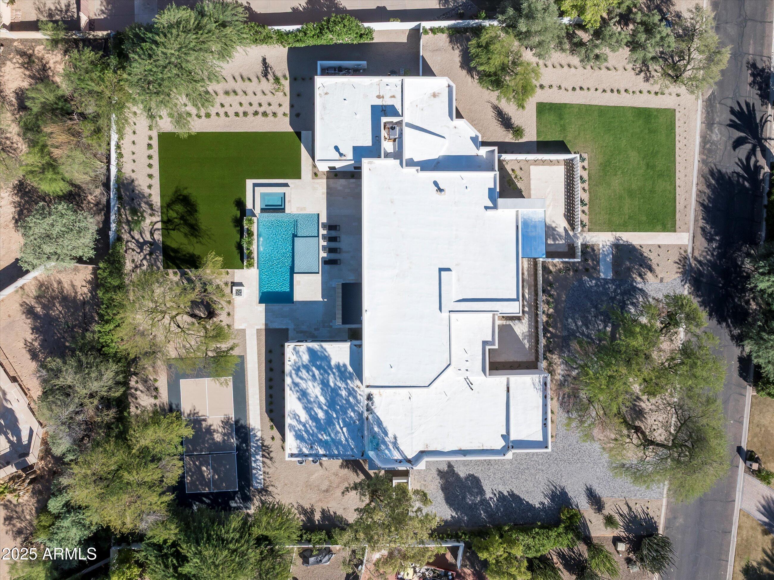 6748 E BERNEIL Lane, Paradise Valley