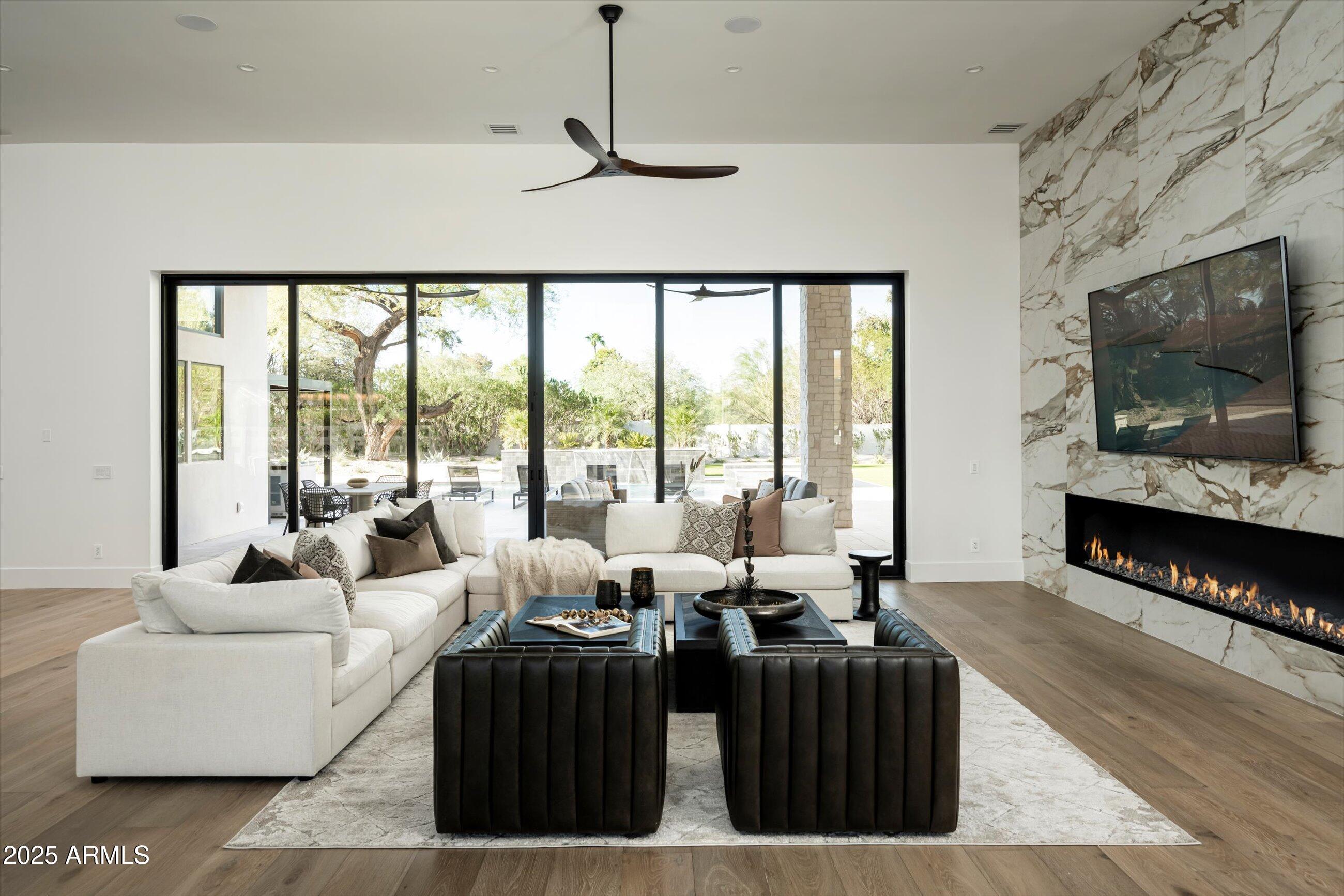 6748 E BERNEIL Lane, Paradise Valley