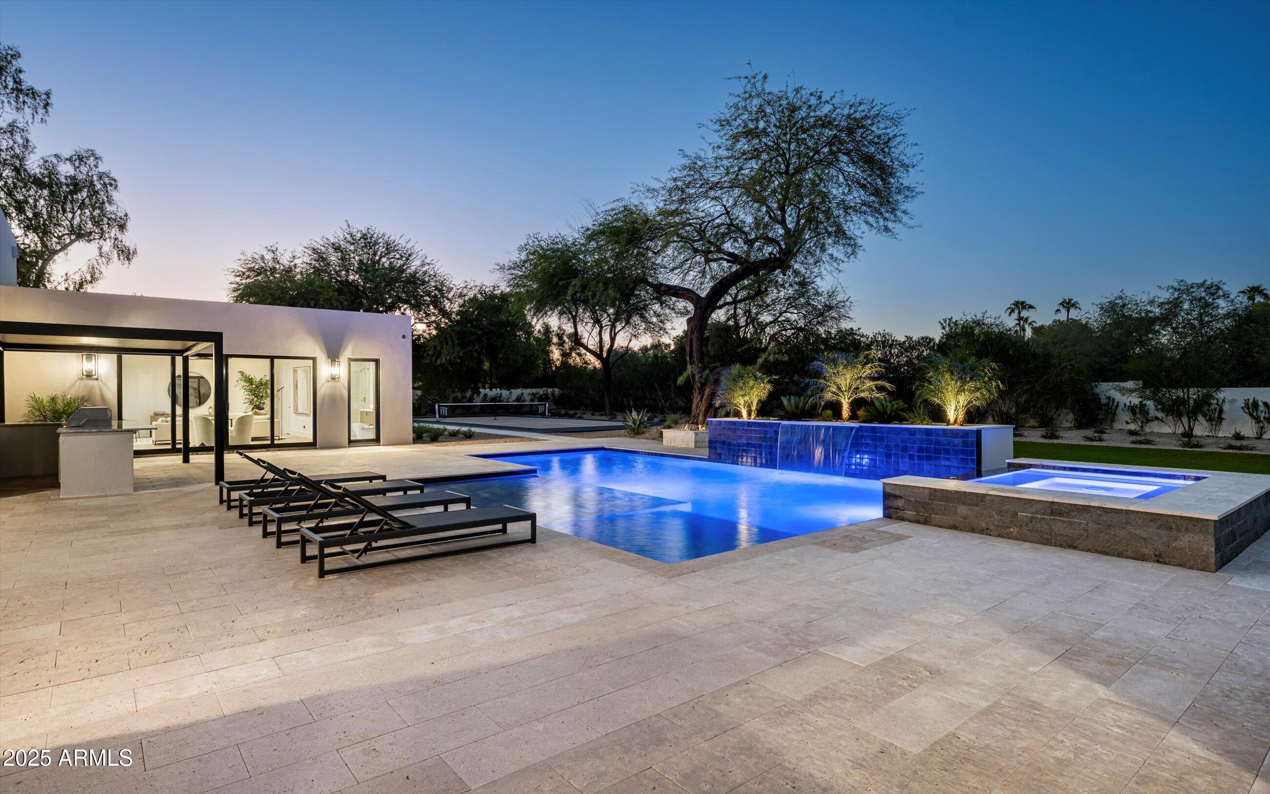 6748 E BERNEIL Lane, Paradise Valley