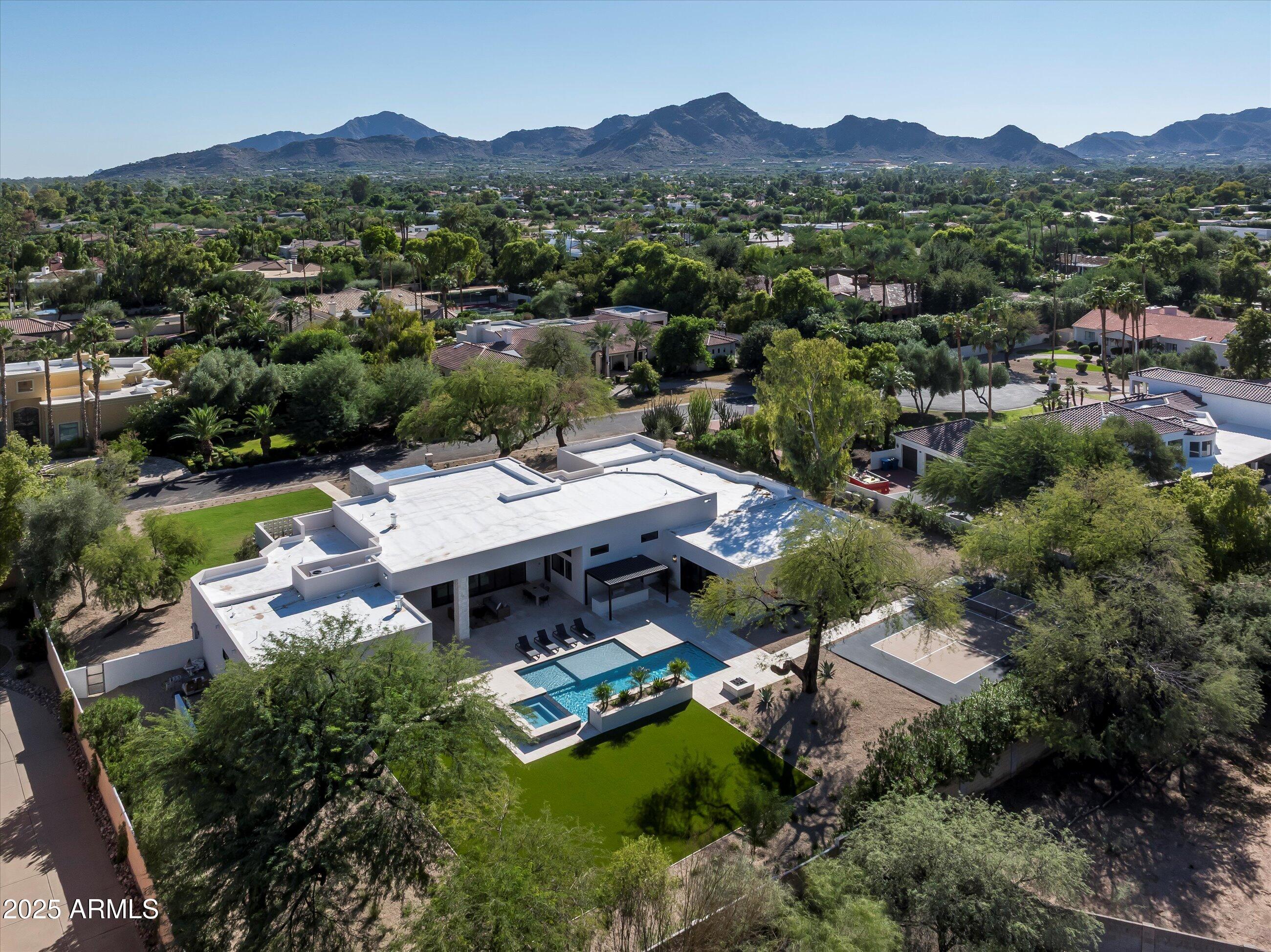 6748 E BERNEIL Lane, Paradise Valley