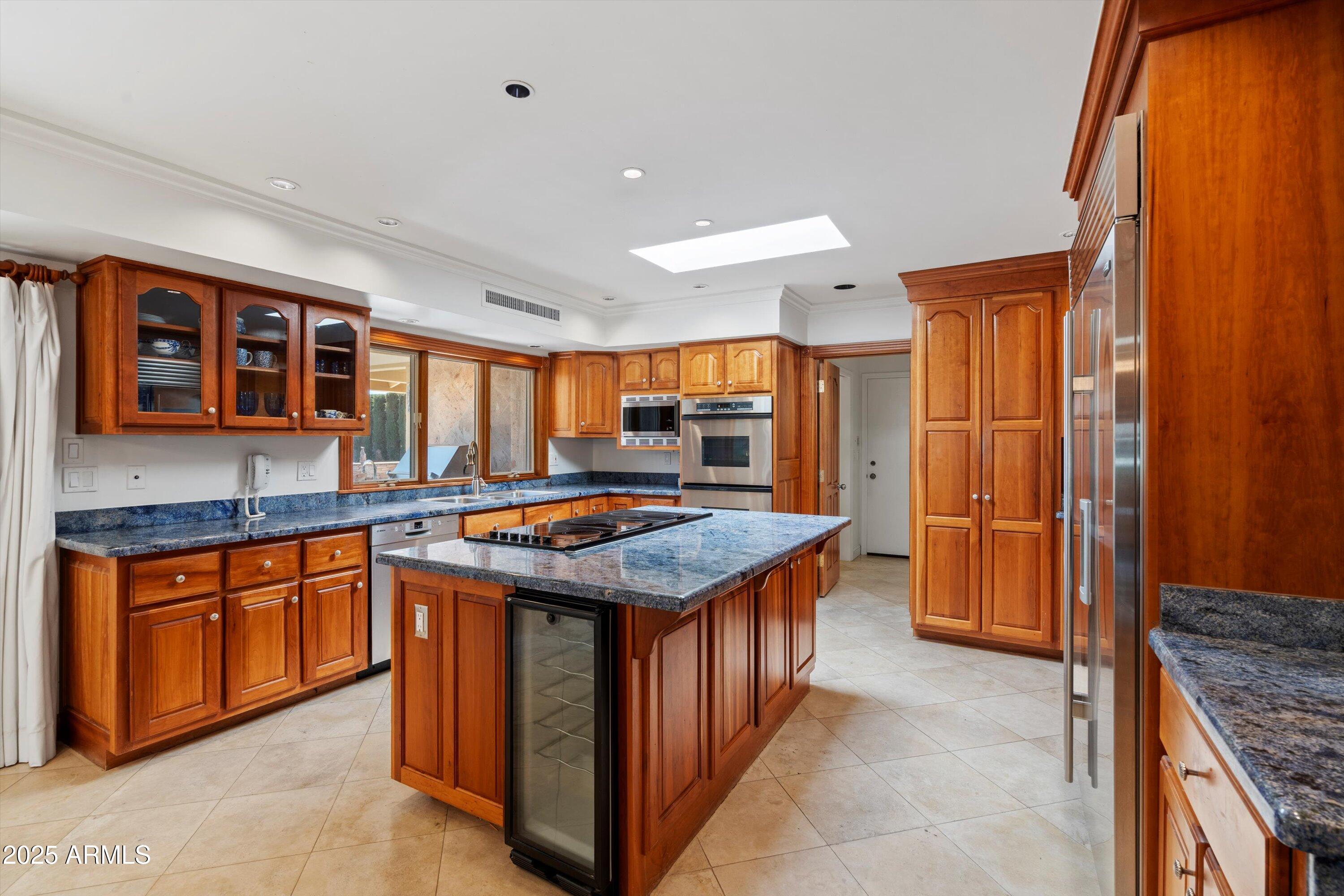 8156 E DEL CAPITAN Drive, Scottsdale