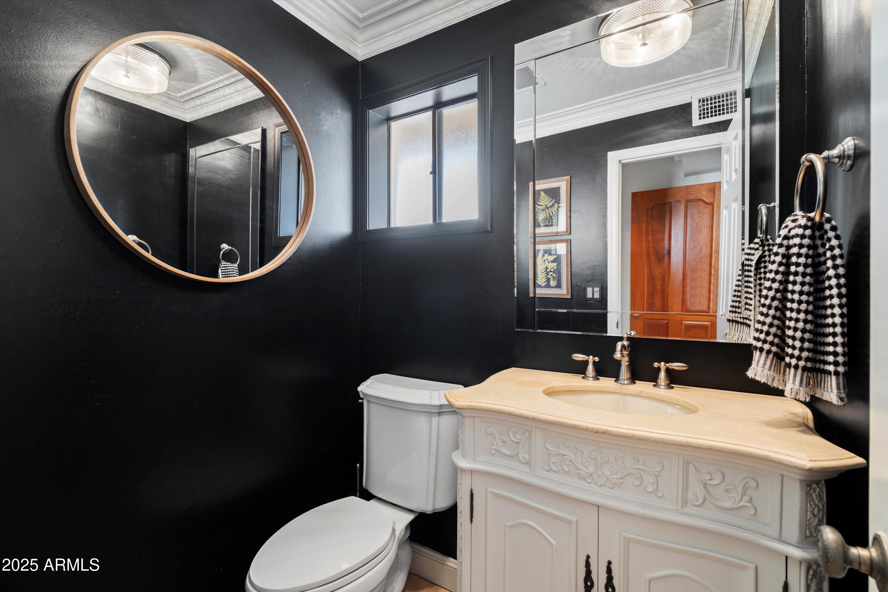 8156 E DEL CAPITAN Drive, Scottsdale