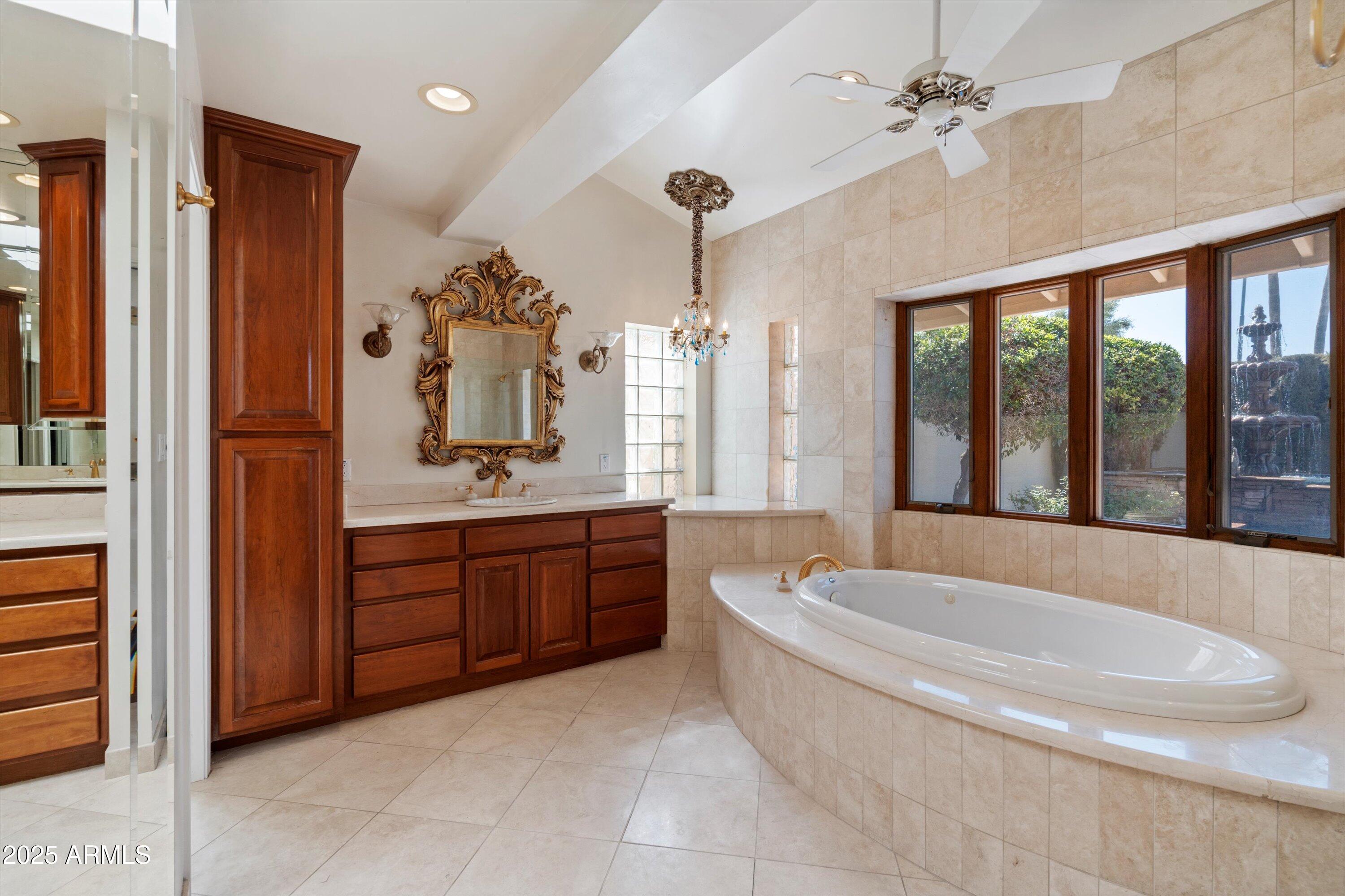 8156 E DEL CAPITAN Drive, Scottsdale