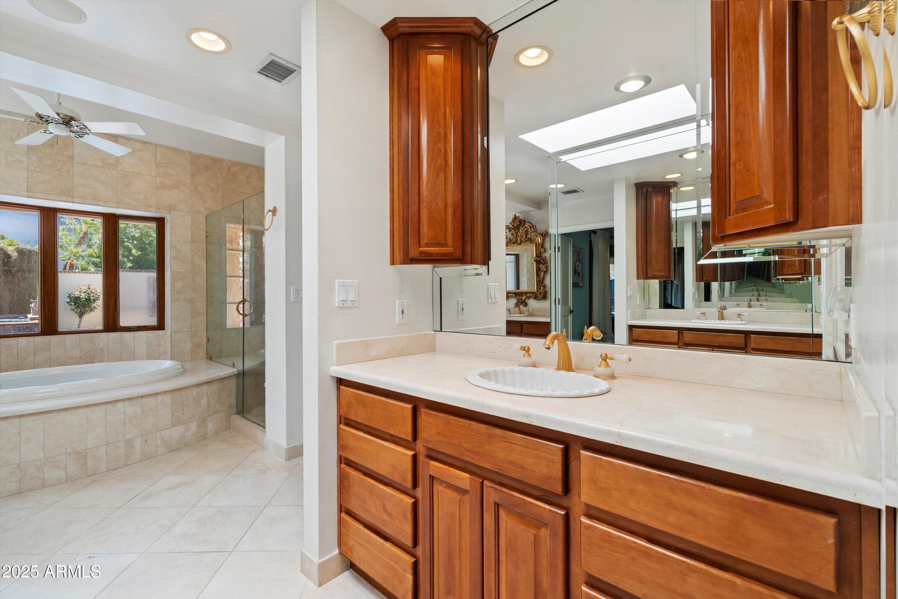 8156 E DEL CAPITAN Drive, Scottsdale