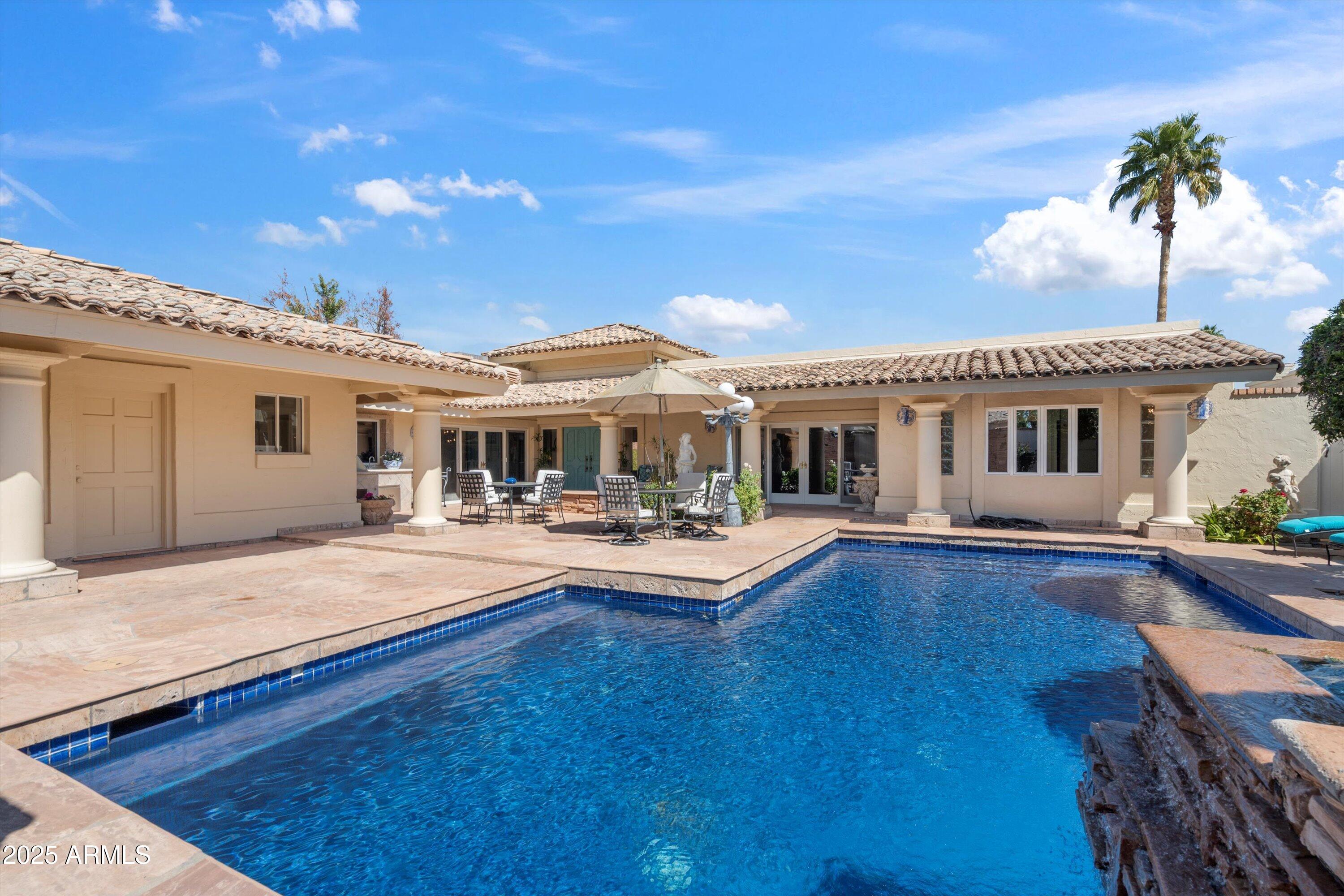 8156 E DEL CAPITAN Drive, Scottsdale