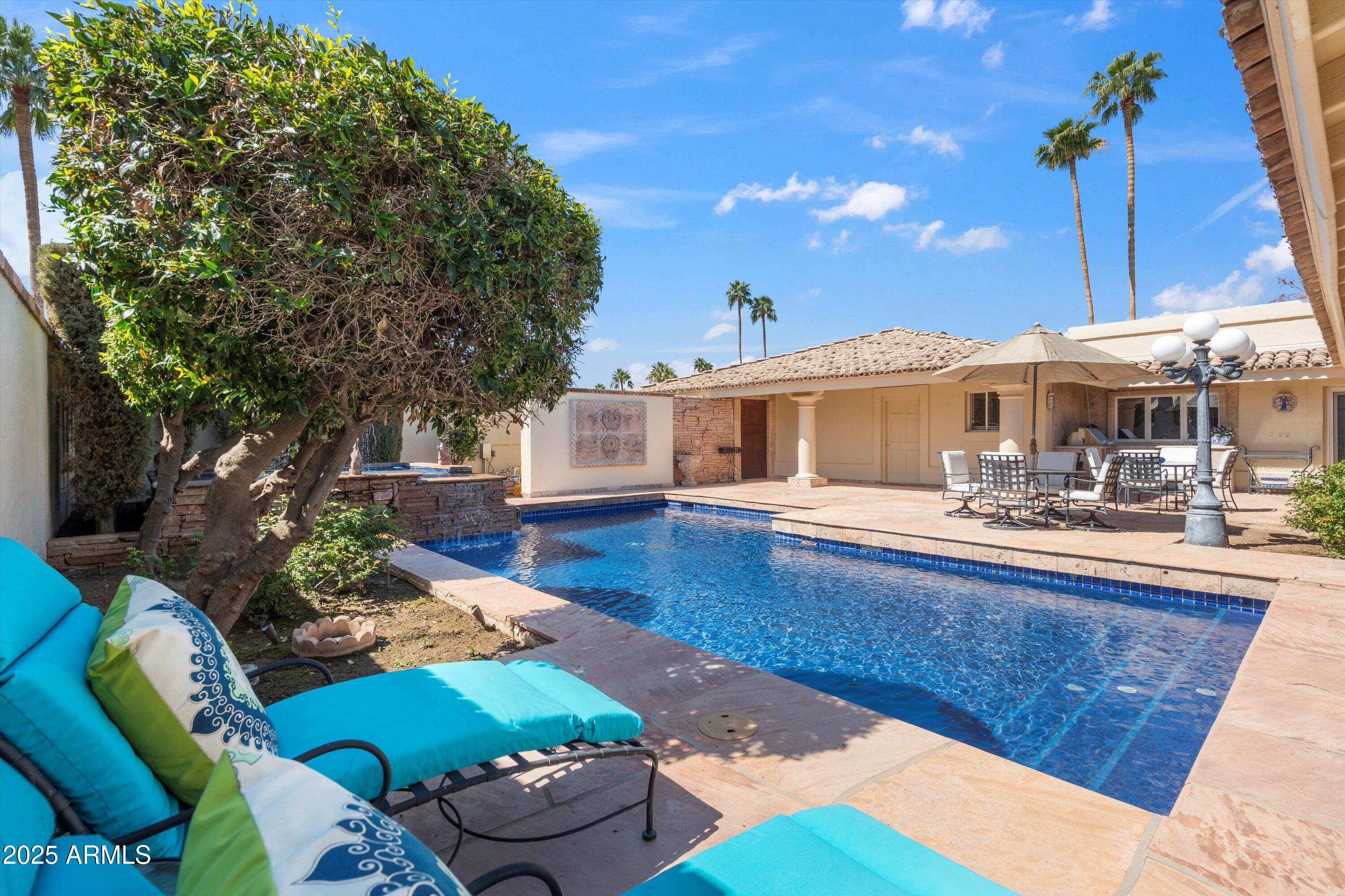 8156 E DEL CAPITAN Drive, Scottsdale