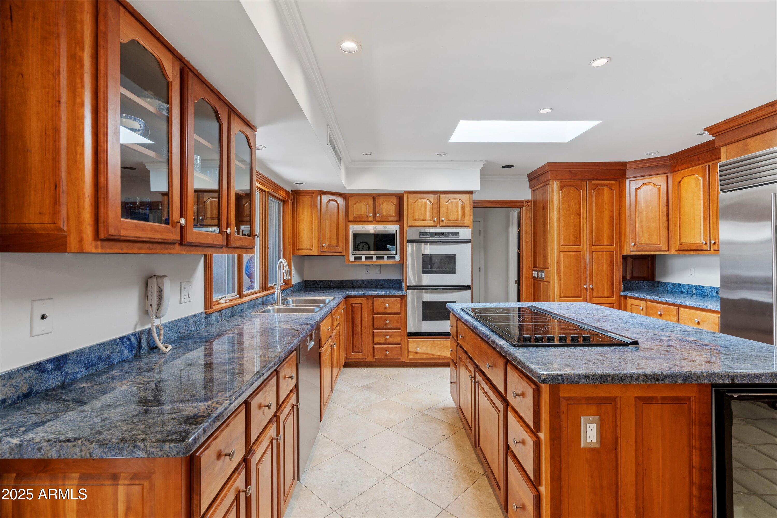 8156 E DEL CAPITAN Drive, Scottsdale