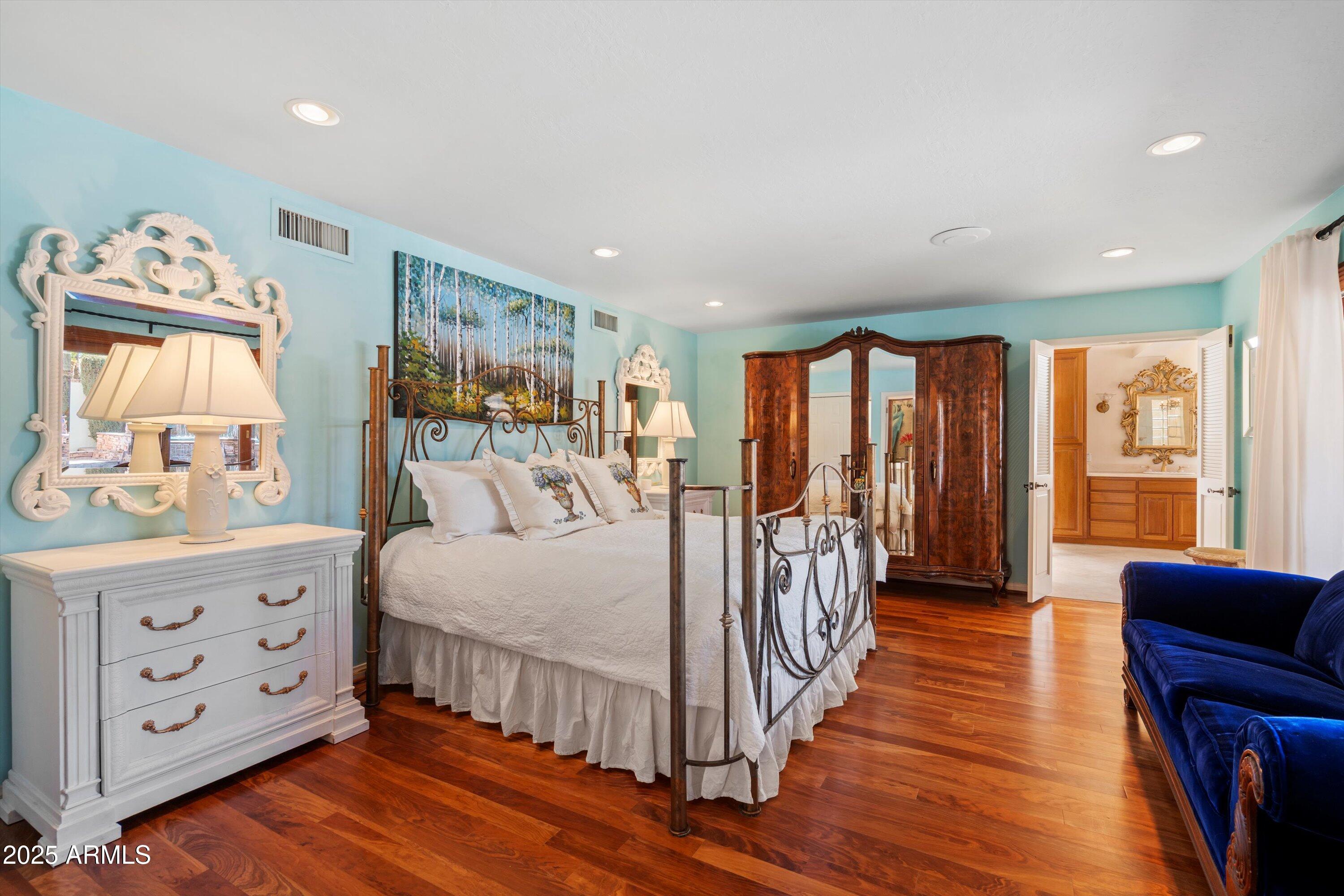 8156 E DEL CAPITAN Drive, Scottsdale