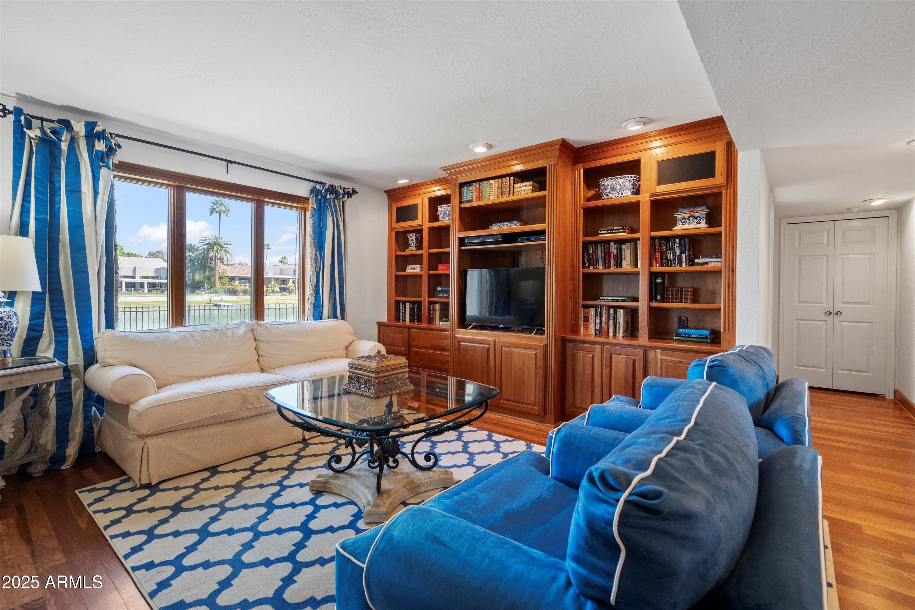 8156 E DEL CAPITAN Drive, Scottsdale