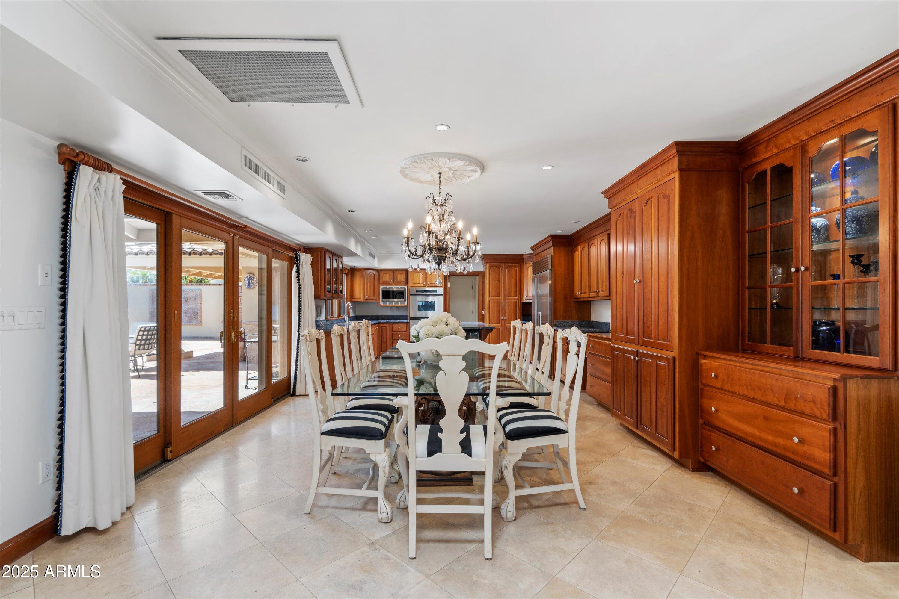 8156 E DEL CAPITAN Drive, Scottsdale