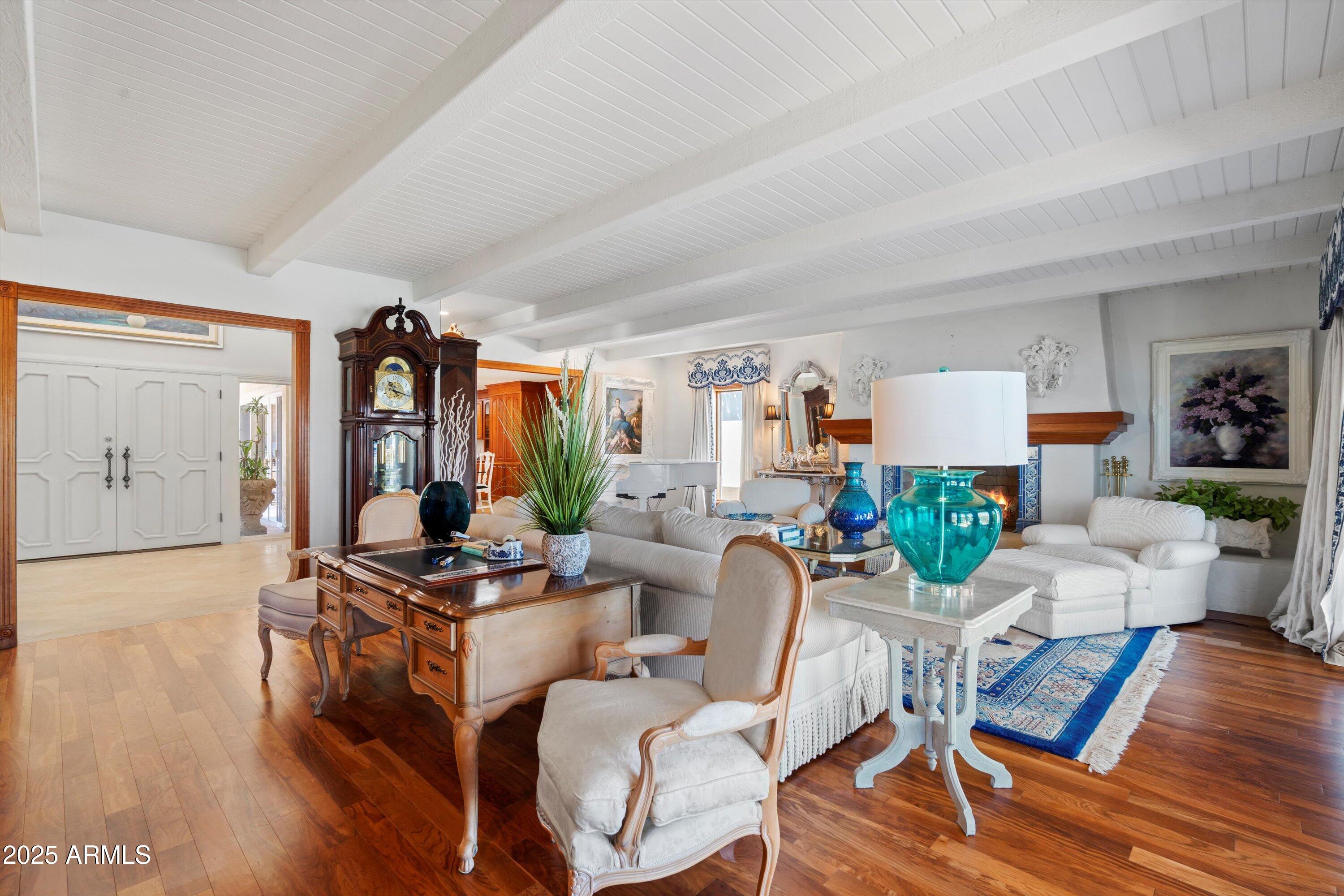 8156 E DEL CAPITAN Drive, Scottsdale