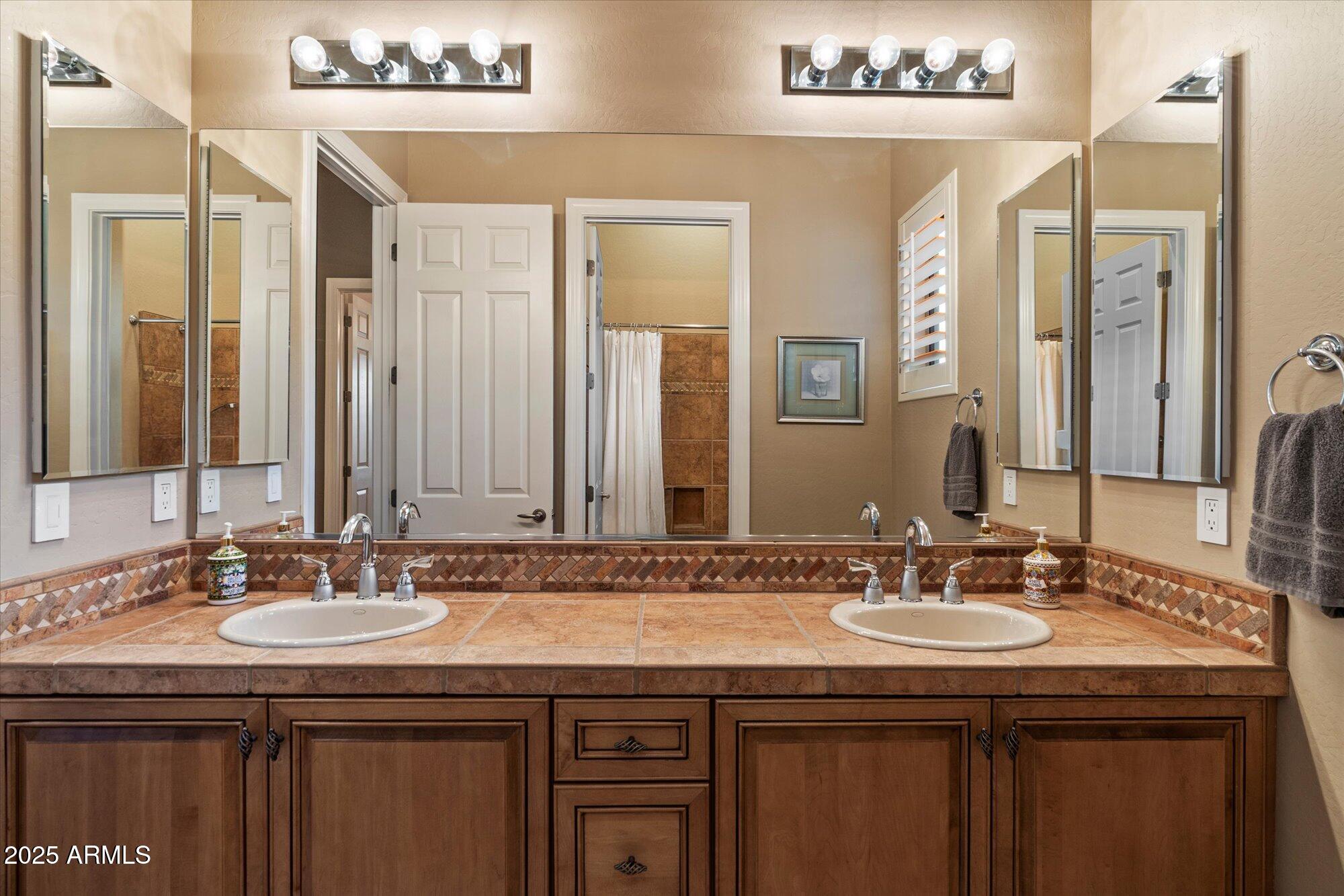 41318 N CLUB POINTE Drive