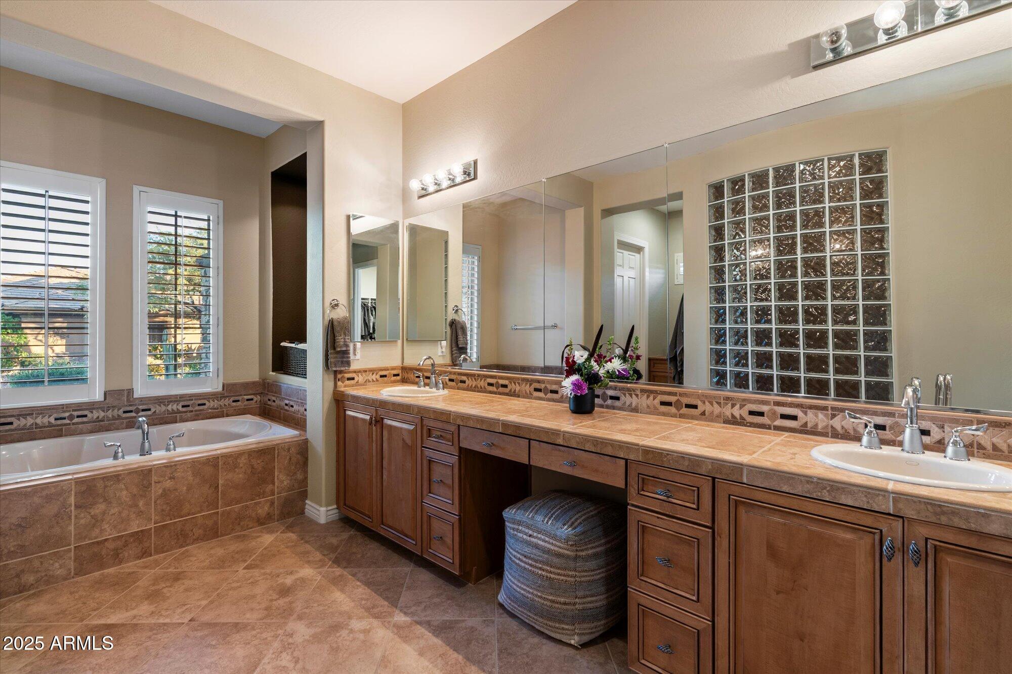 41318 N CLUB POINTE Drive