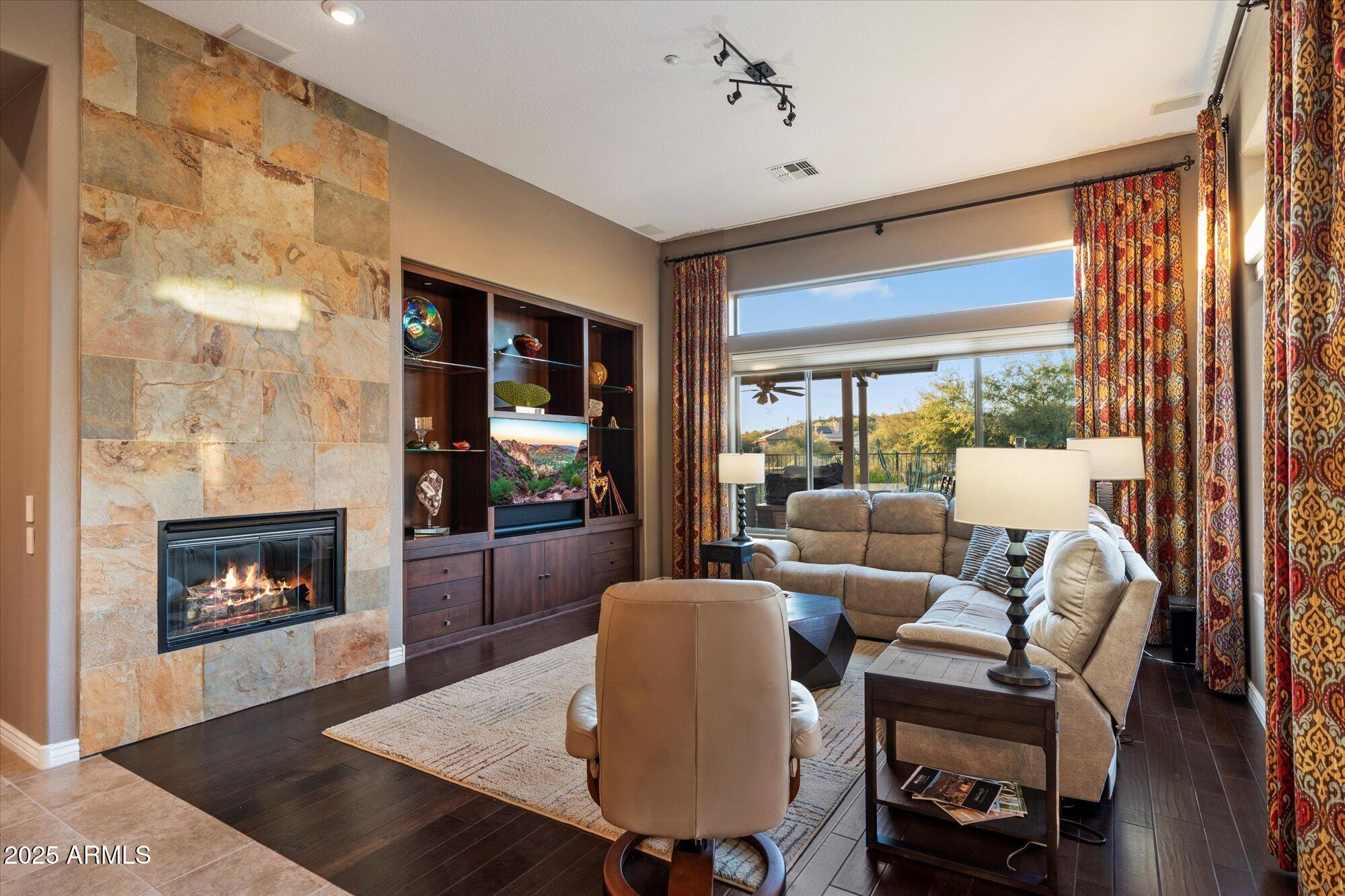 41318 N CLUB POINTE Drive