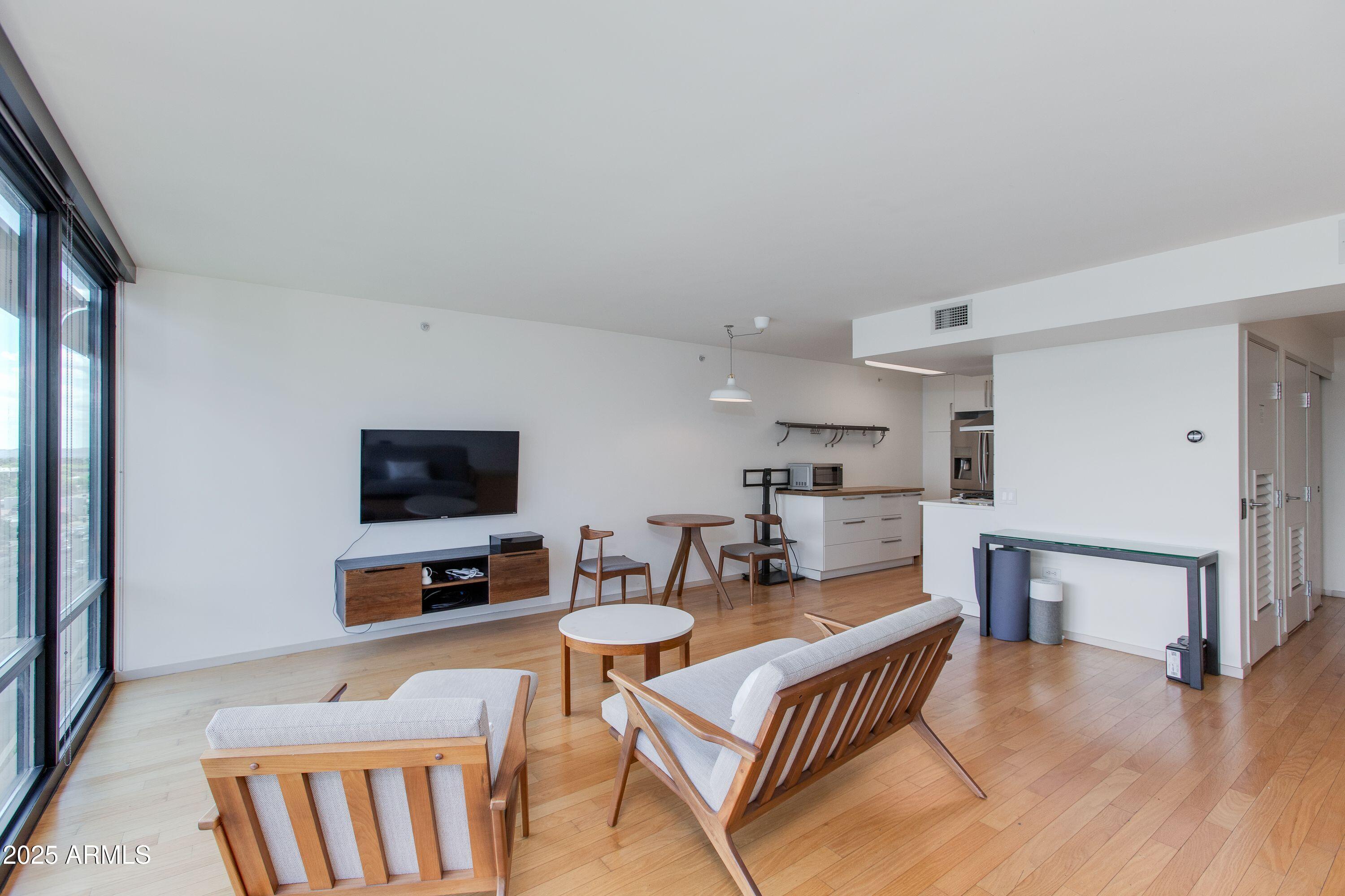 4808 N 24TH Street 806