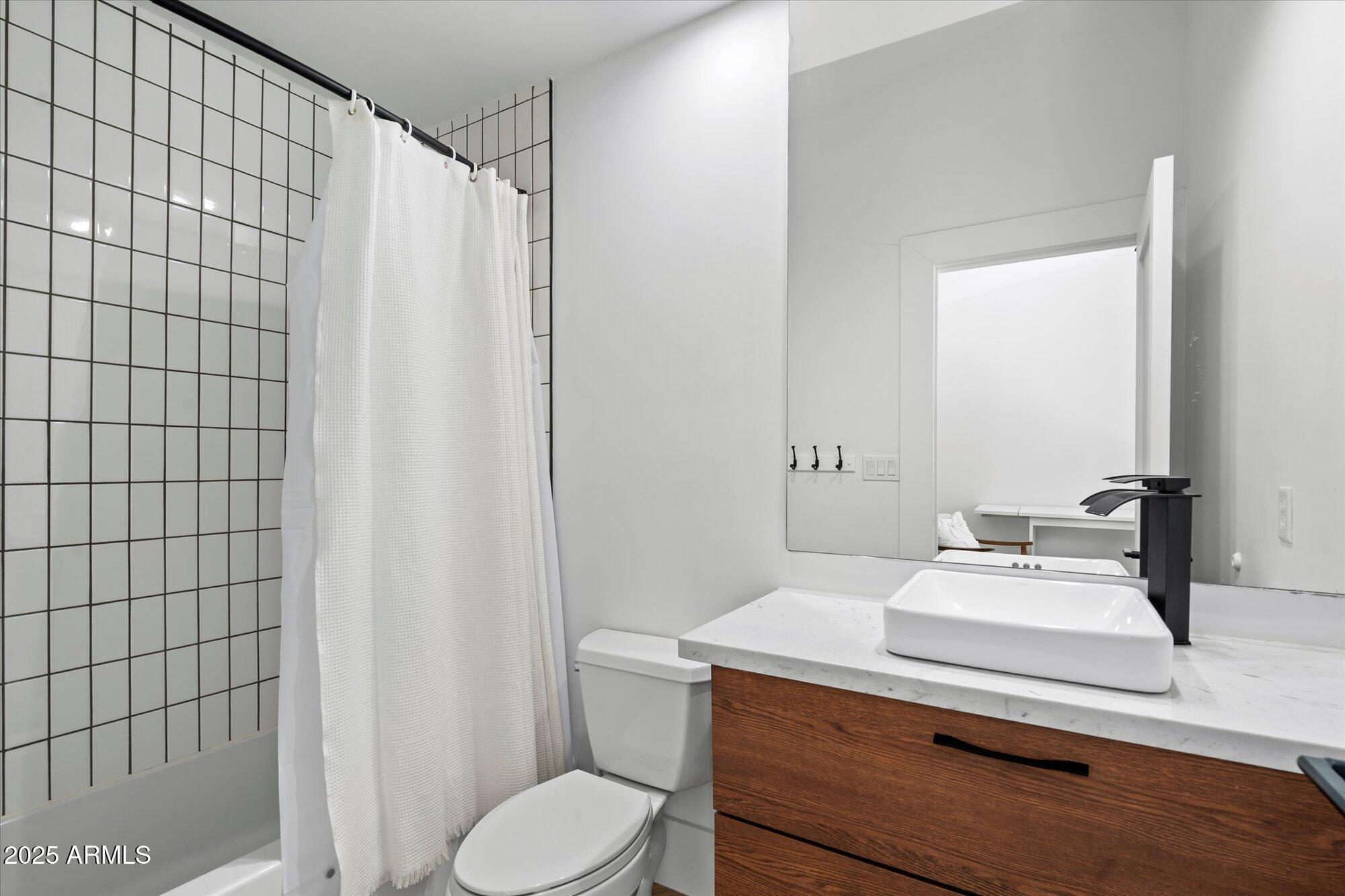 12055 E CLINTON Street