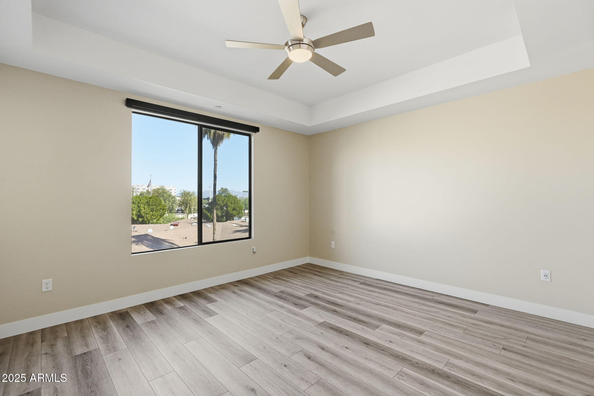 7300 E EARLL Drive 3016