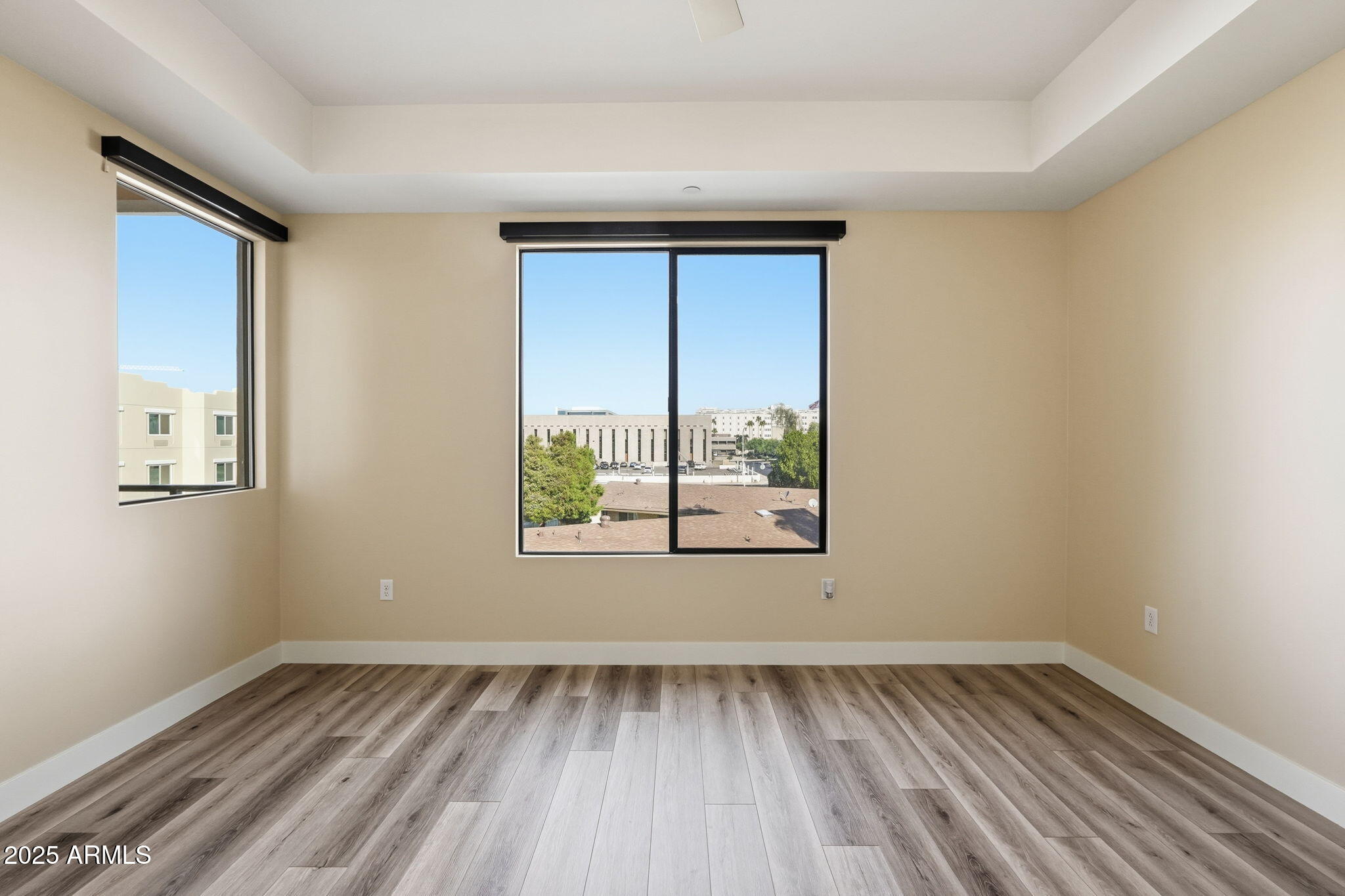 7300 E EARLL Drive 3016