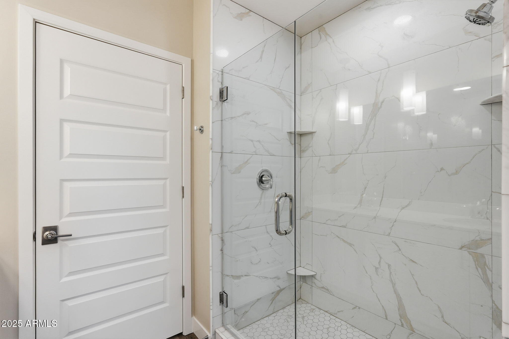 7300 E EARLL Drive 3016