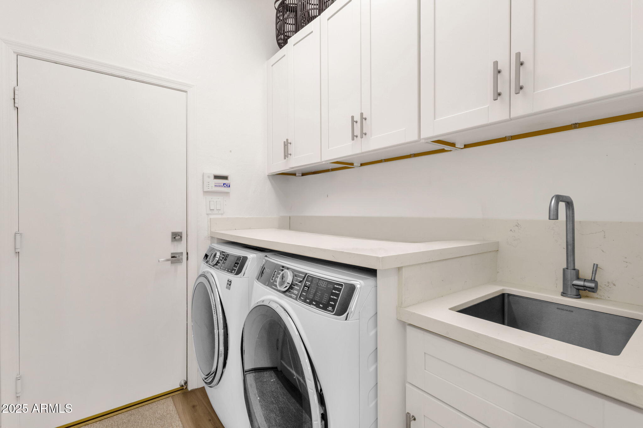 10601 E SHEENA Drive