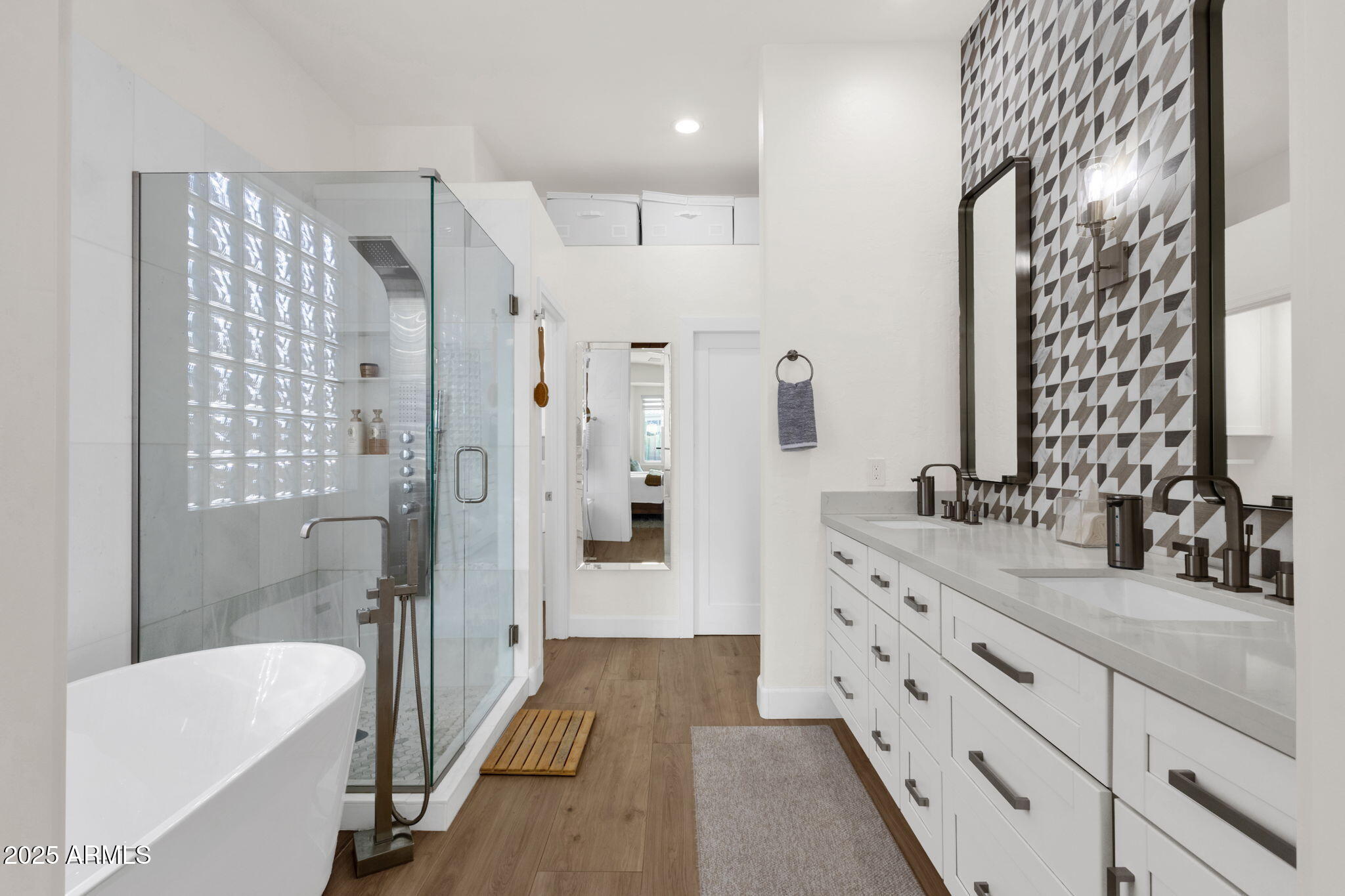 10601 E SHEENA Drive