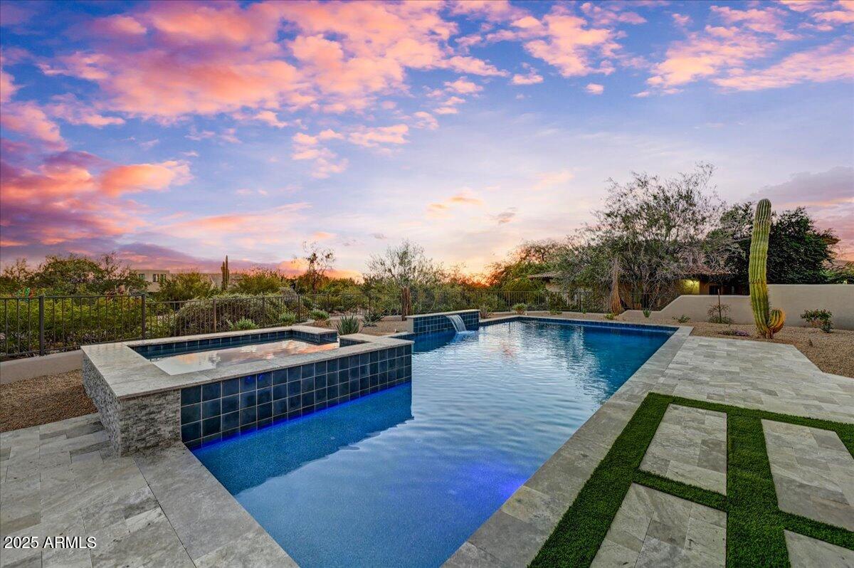 9219 E LOS GATOS Drive