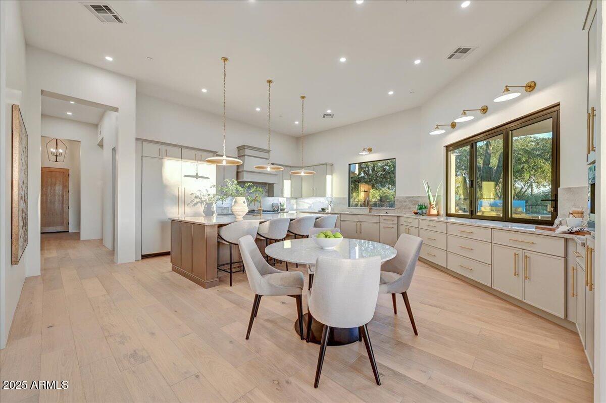9219 E LOS GATOS Drive
