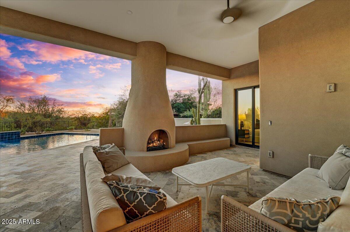 9219 E LOS GATOS Drive