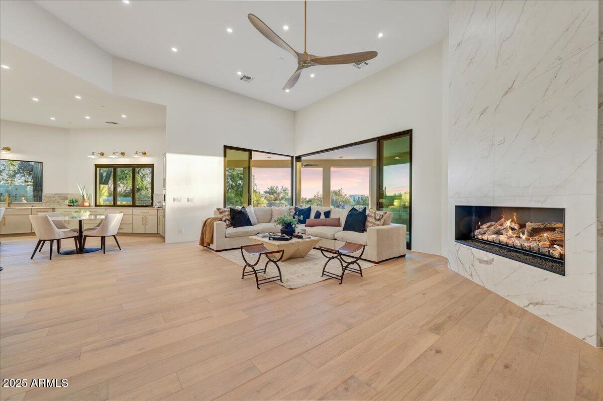 9219 E LOS GATOS Drive