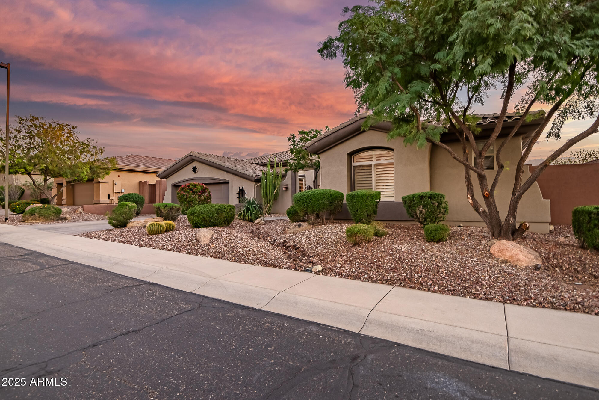 2339 W HAZELHURST Drive
