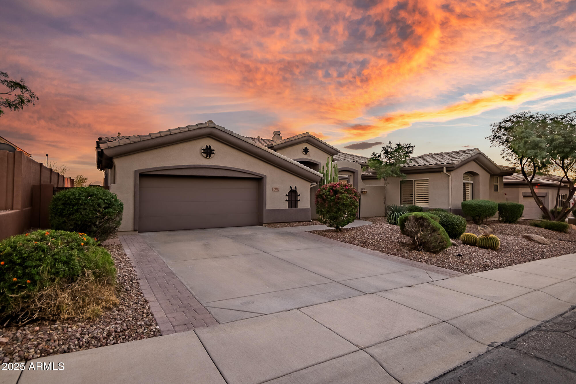2339 W HAZELHURST Drive