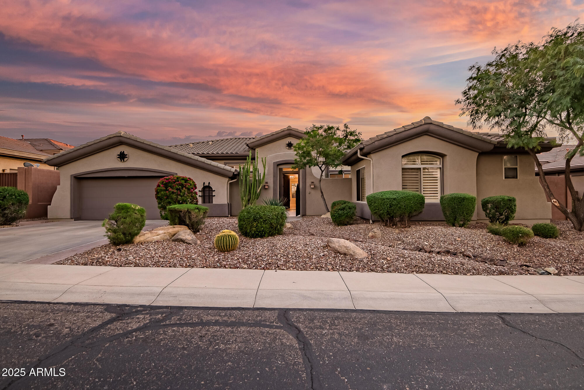 2339 W HAZELHURST Drive