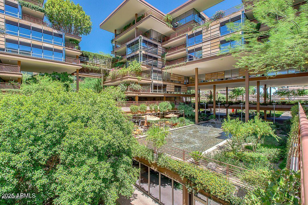 7147 E RANCHO VISTA Drive 7002
