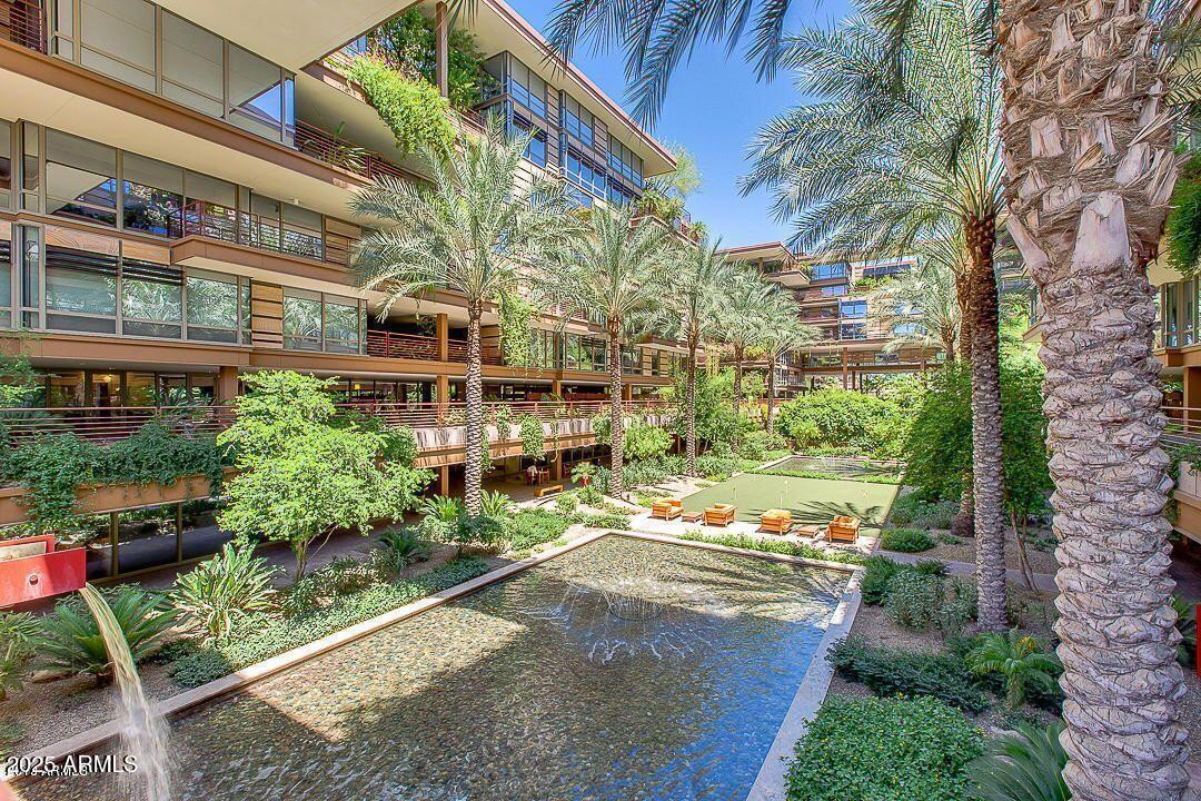 7147 E RANCHO VISTA Drive 7002