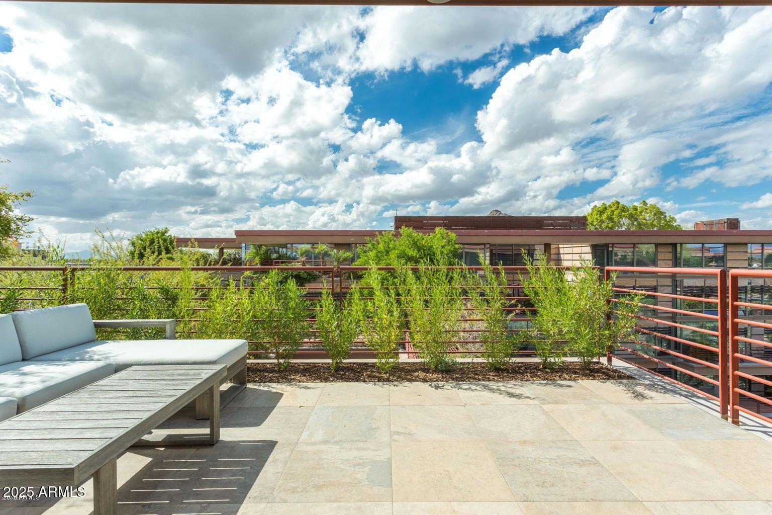 7147 E RANCHO VISTA Drive 7002