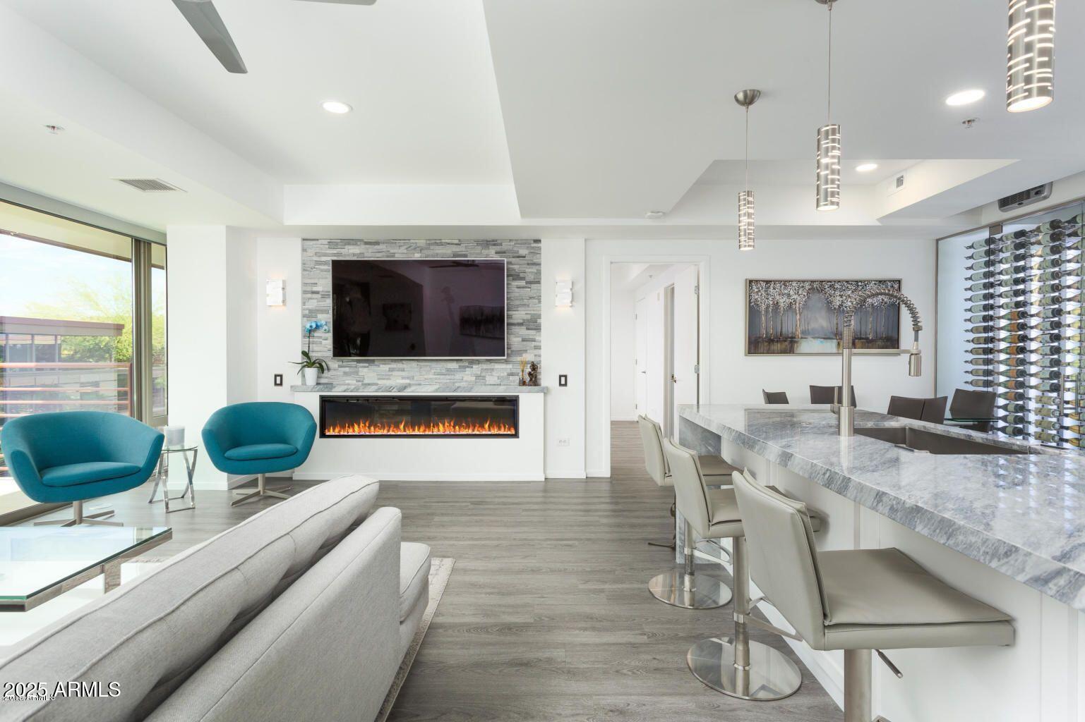 7147 E RANCHO VISTA Drive 7002