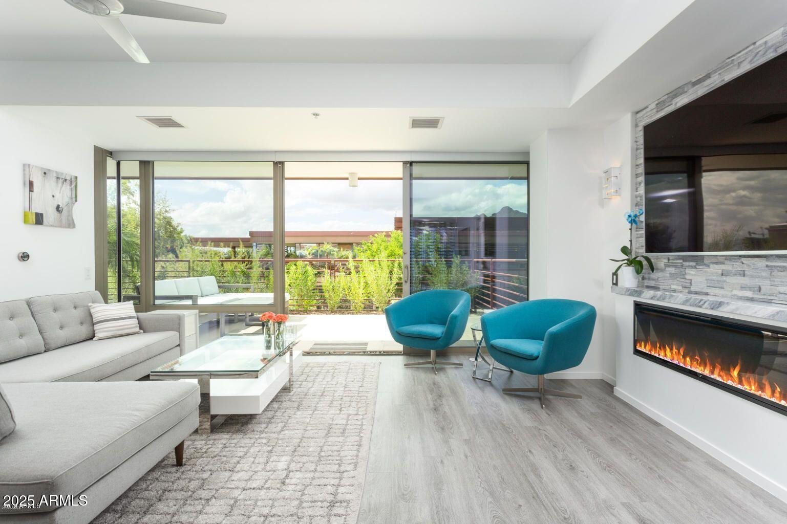 7147 E RANCHO VISTA Drive 7002