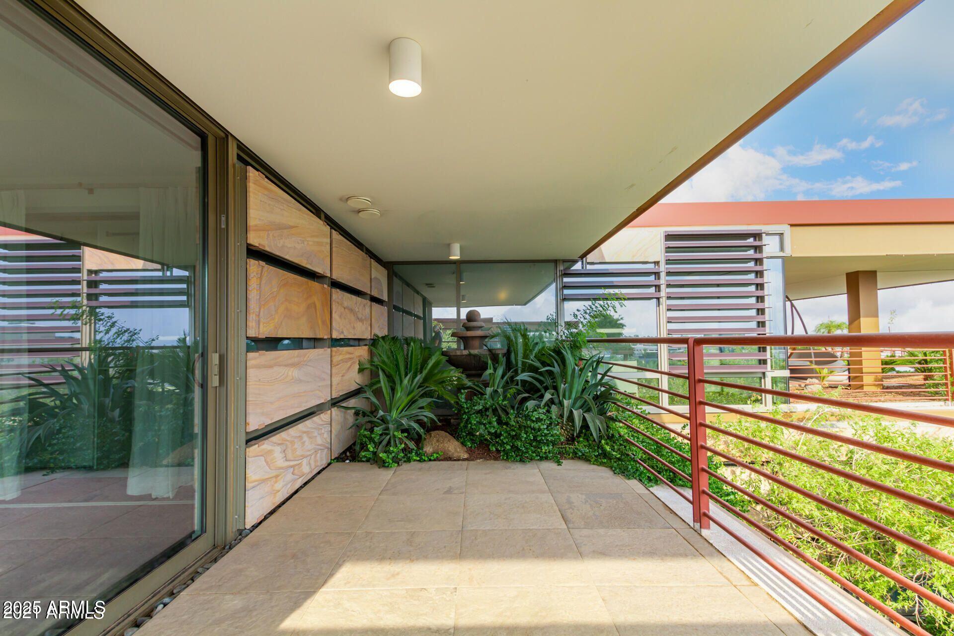 7147 E RANCHO VISTA Drive 7002