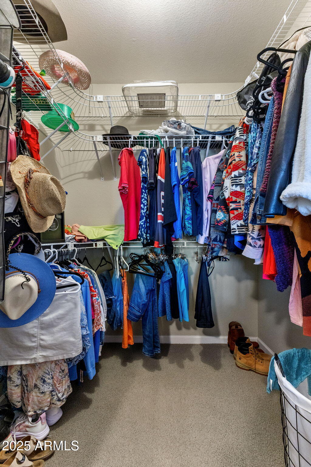 7009 E ACOMA Drive 2001