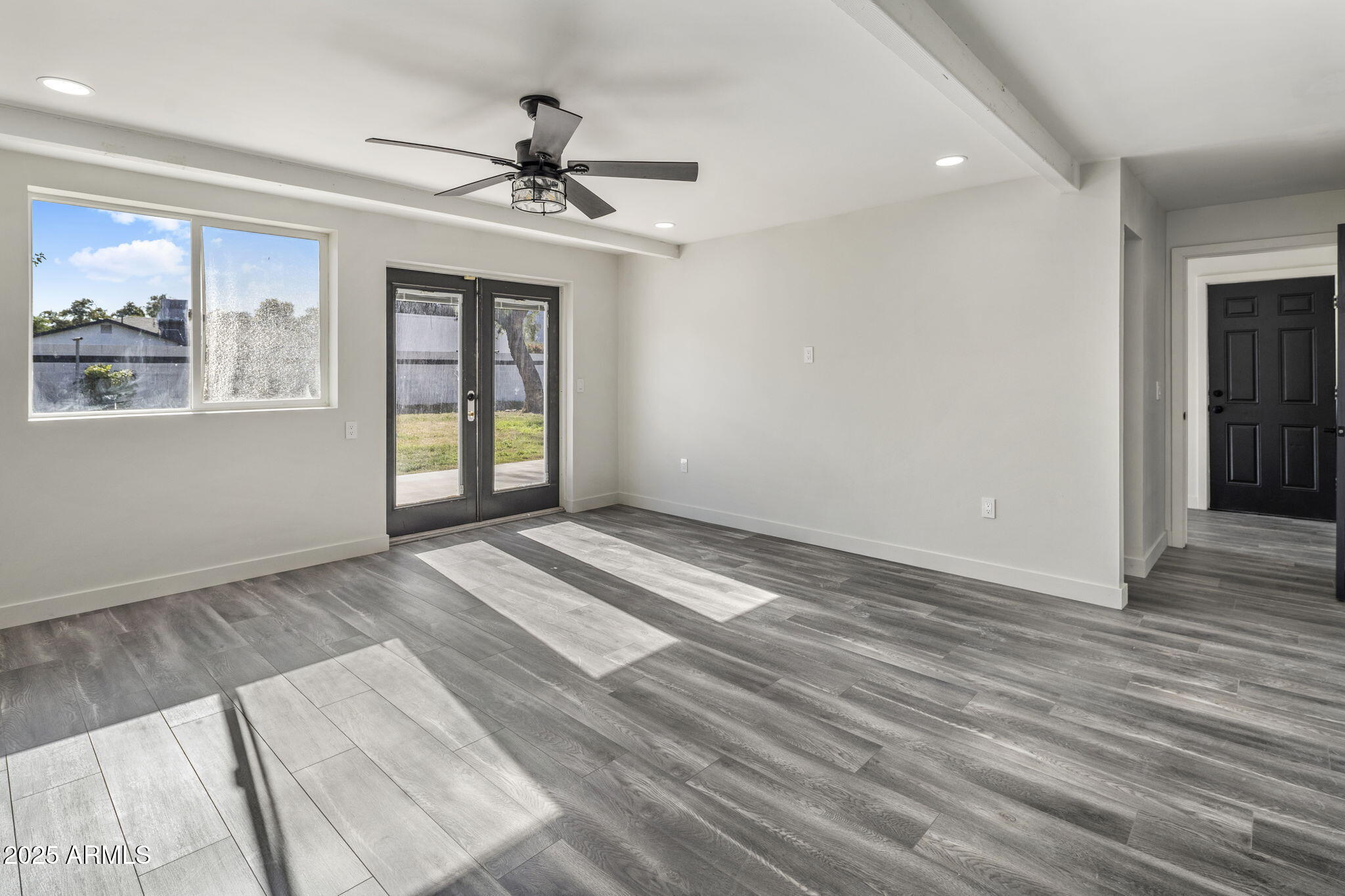 2501 E CAMPBELL Avenue