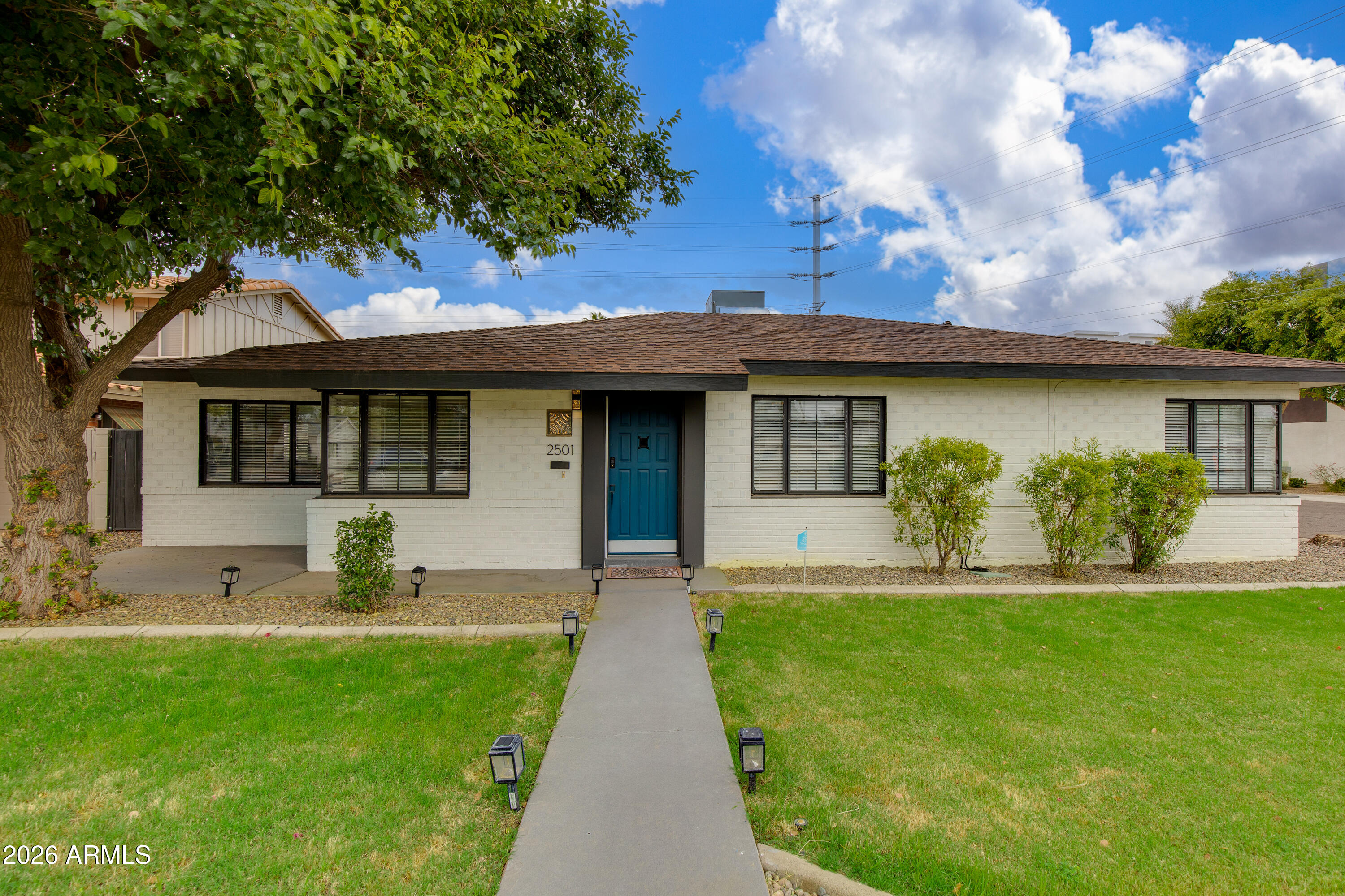 2501 E CAMPBELL Avenue