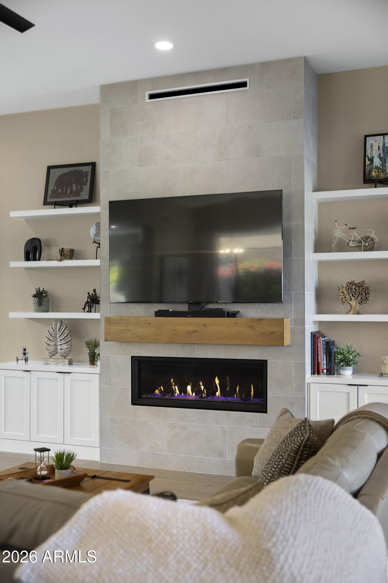 8084 E WINDWOOD Lane